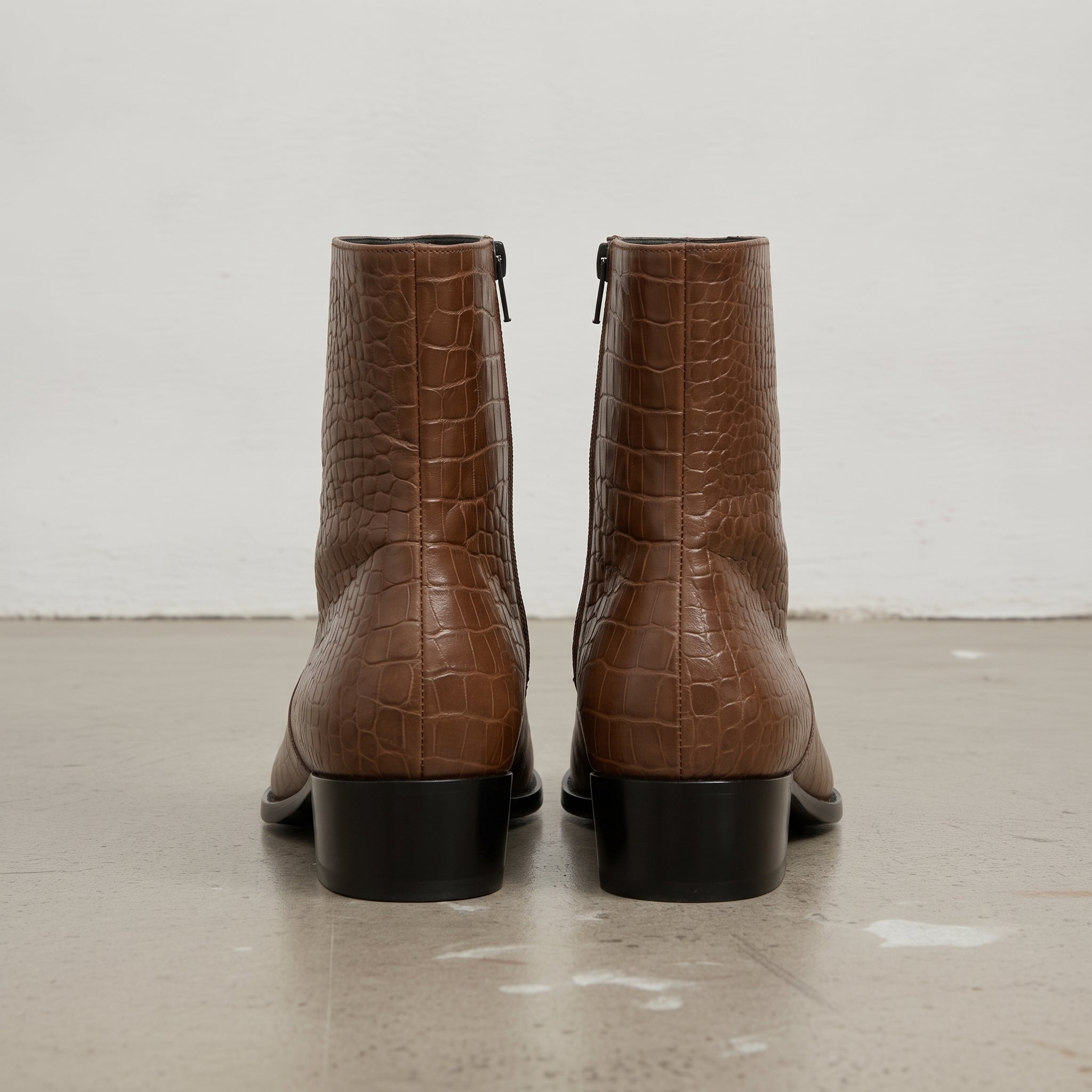 Men's Brown Crocodile-Embossed Leather Ankle Boots — Hindon