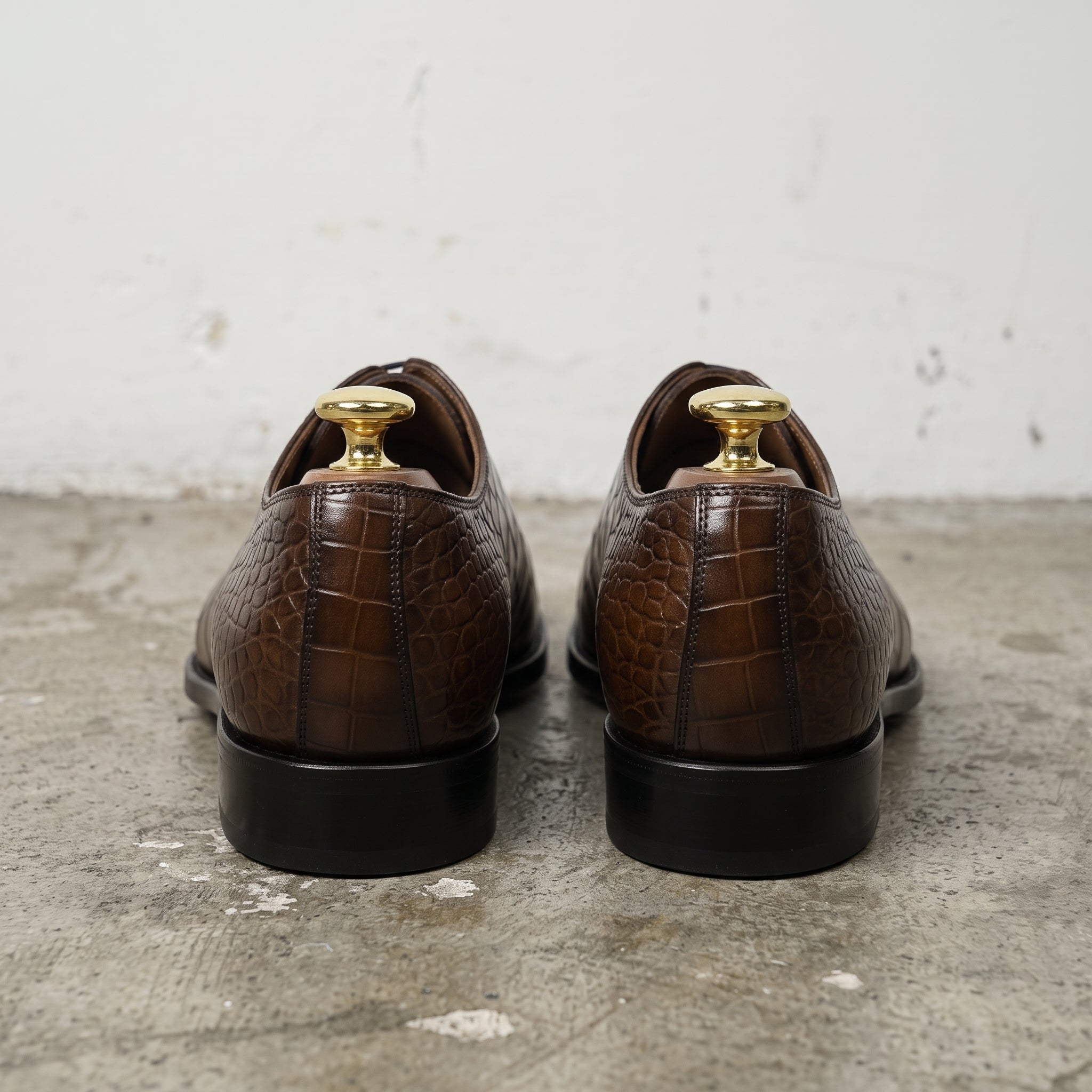 Men's Brown Crocodile-Embossed Leather Oxfords — Atwick