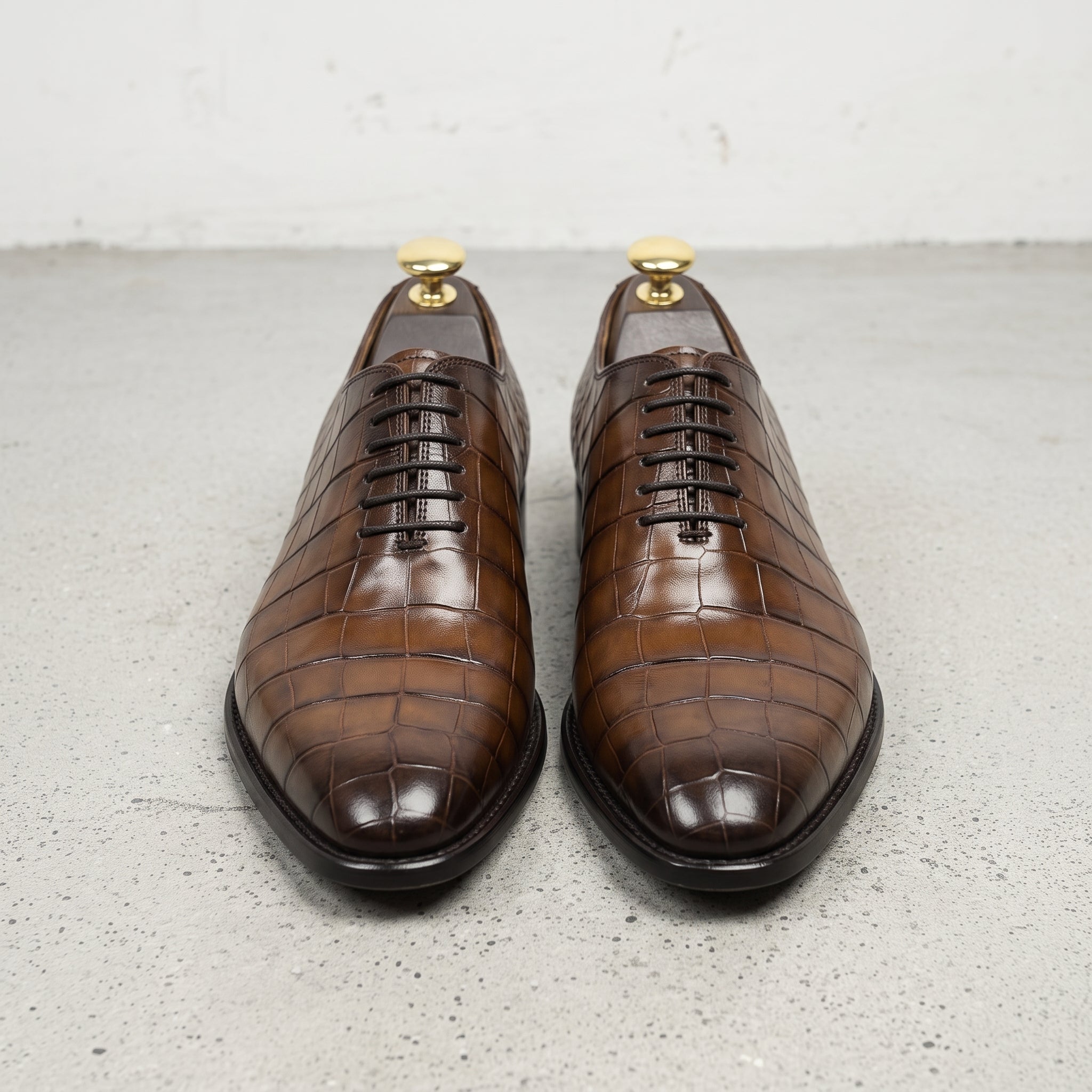 Men's Brown Crocodile-Embossed Leather Oxfords — Atwick