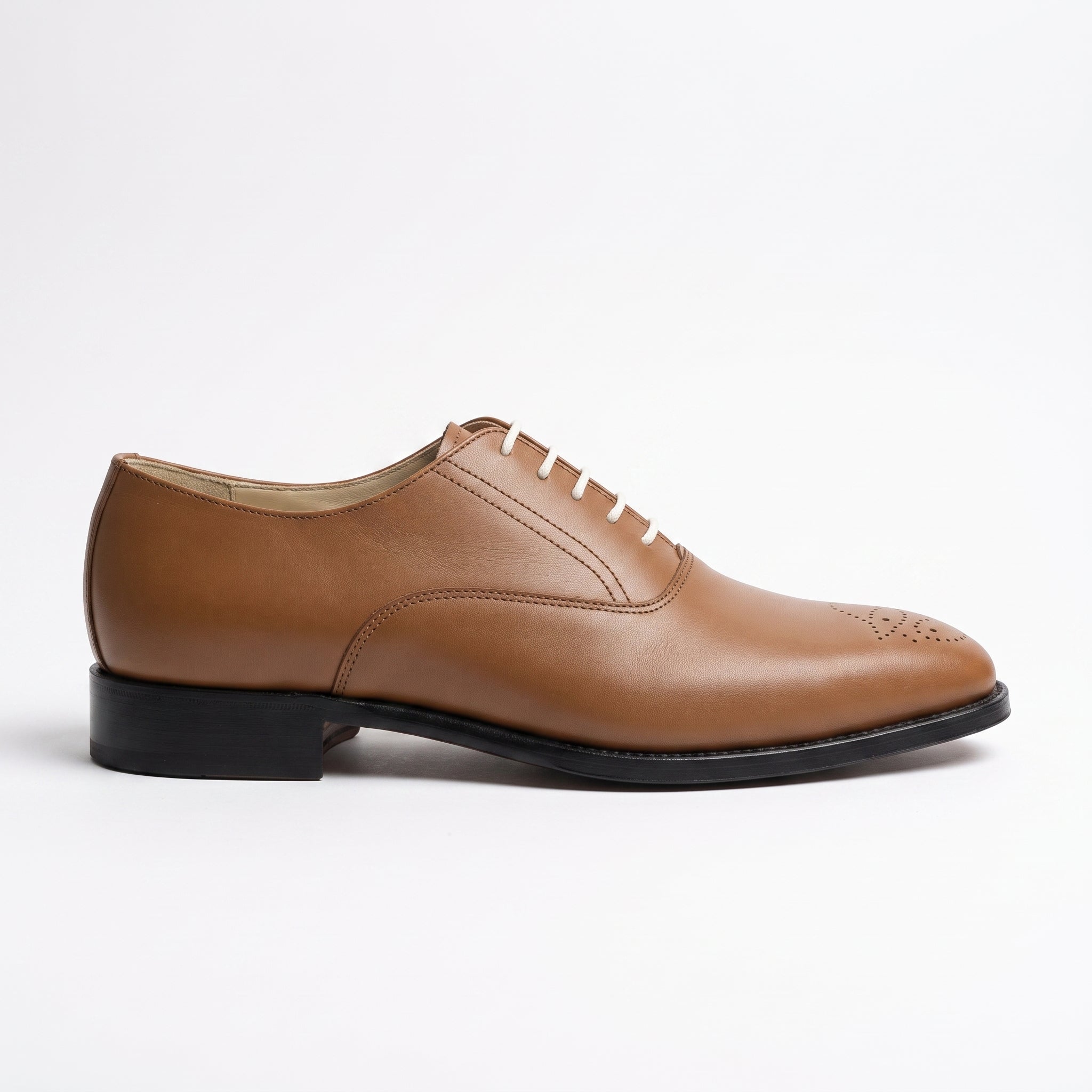 Men's Brown Plain-Toe Medallion Leather Oxfords — Sarsfield
