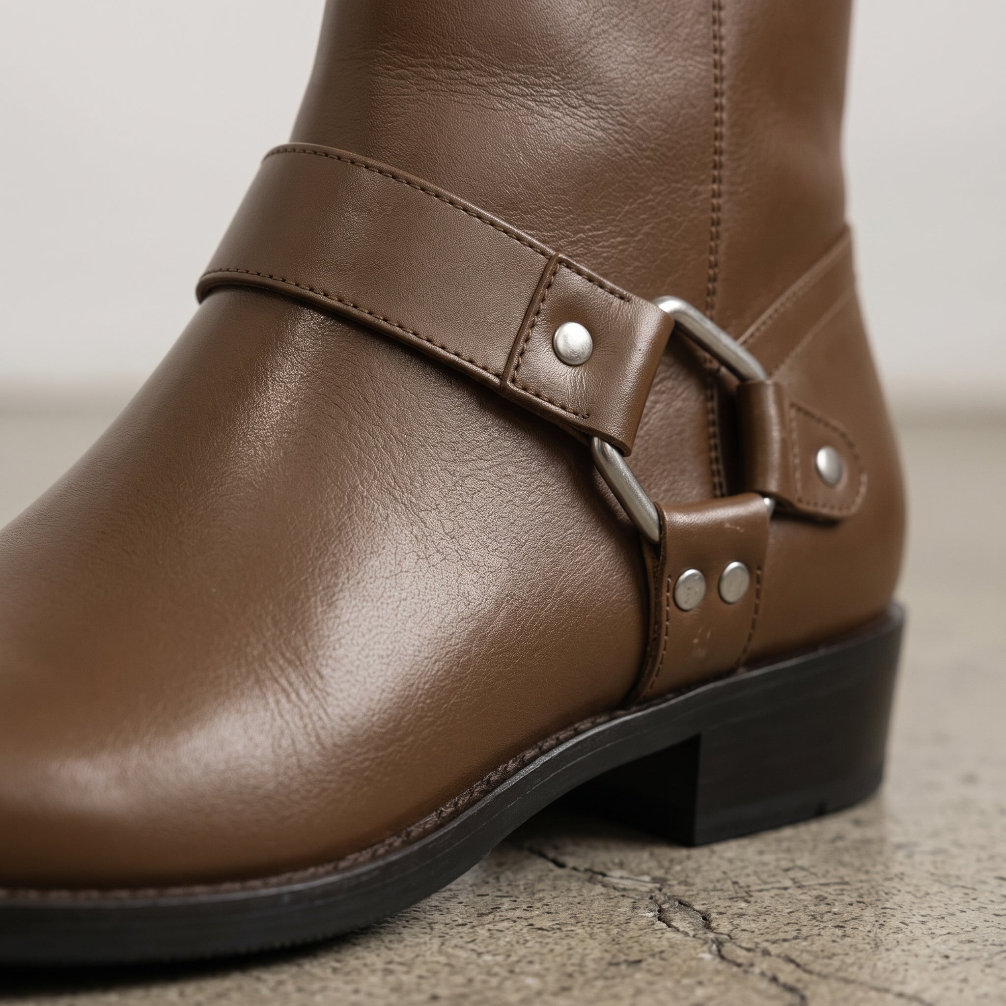 Men's Brown Plain-Toe Leather Ankle Biker Boots — Atherton