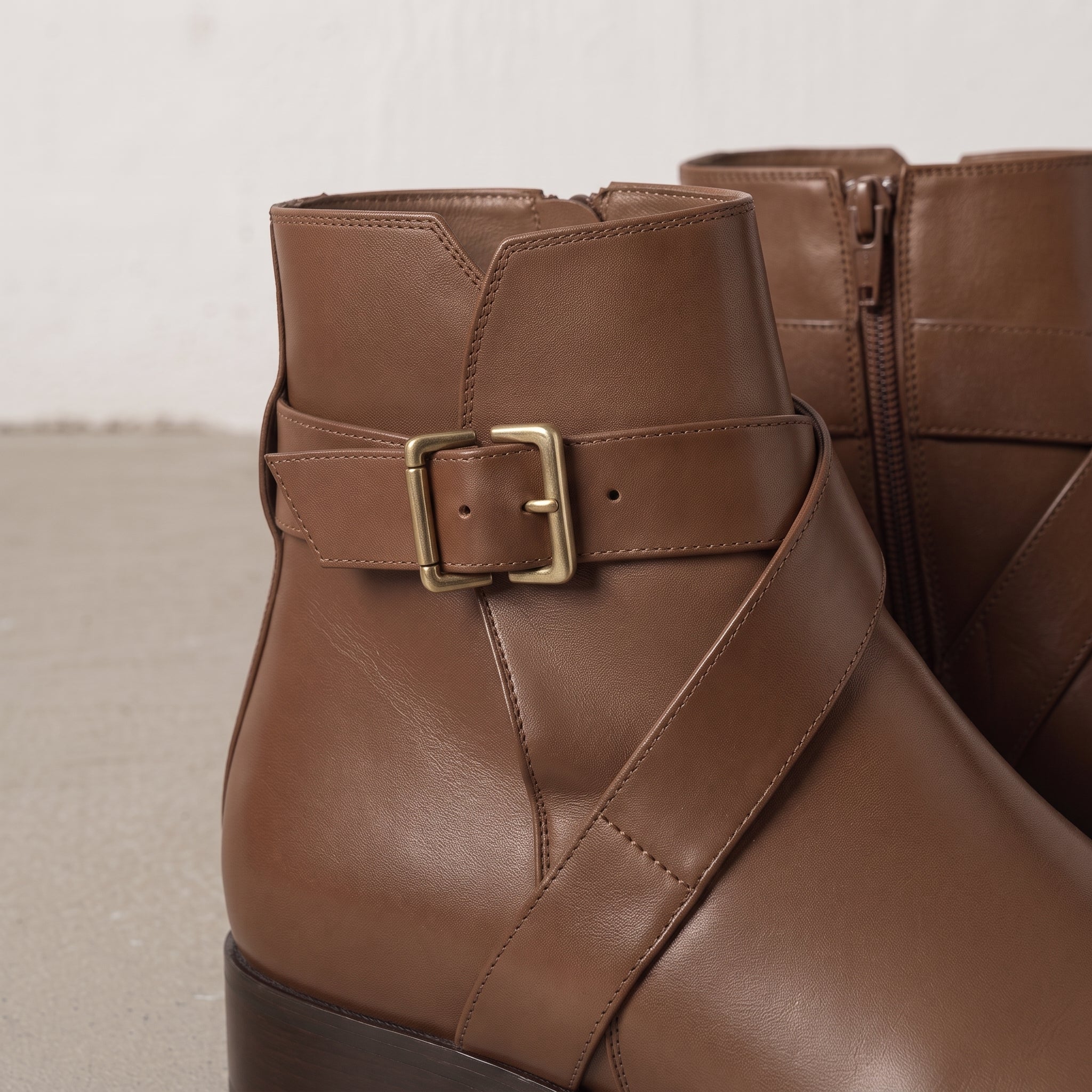 Men's Brown Plain-Toe Leather Ankle Boots — Naughton