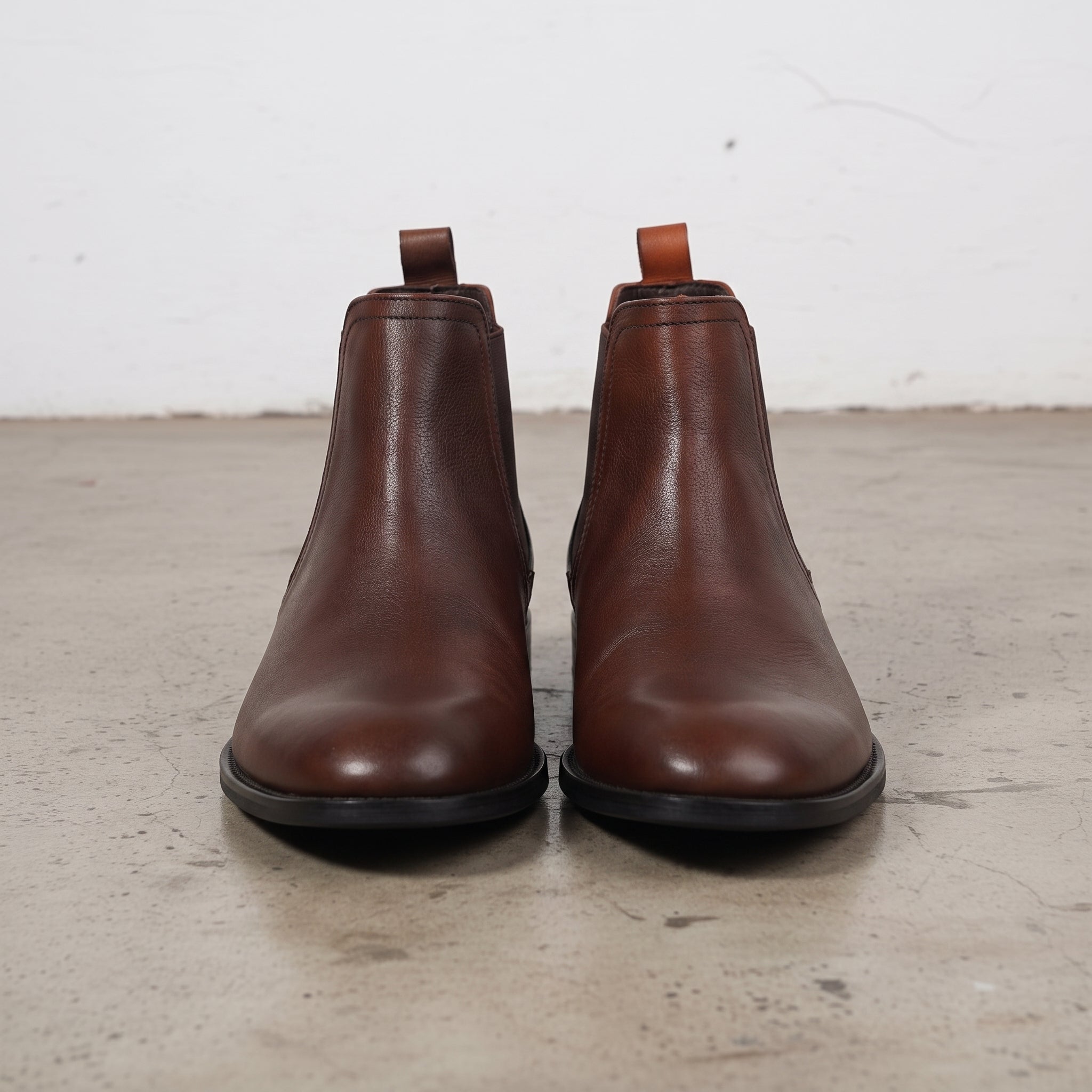 Men's Brown Plain-Toe Leather Chelsea Boots — Barnsdale
