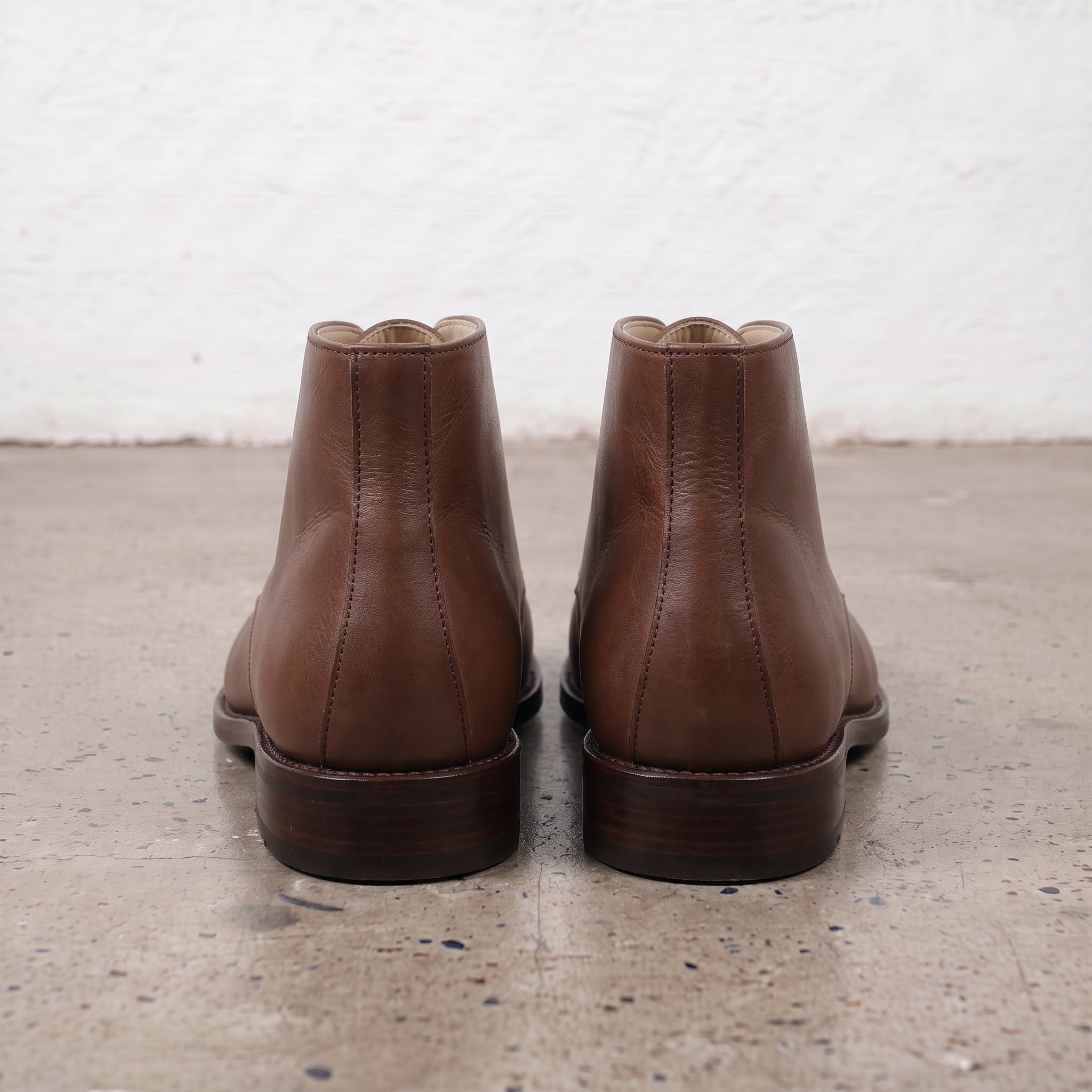 Men's Brown Plain-Toe Leather Chukka Boots — Hornsey