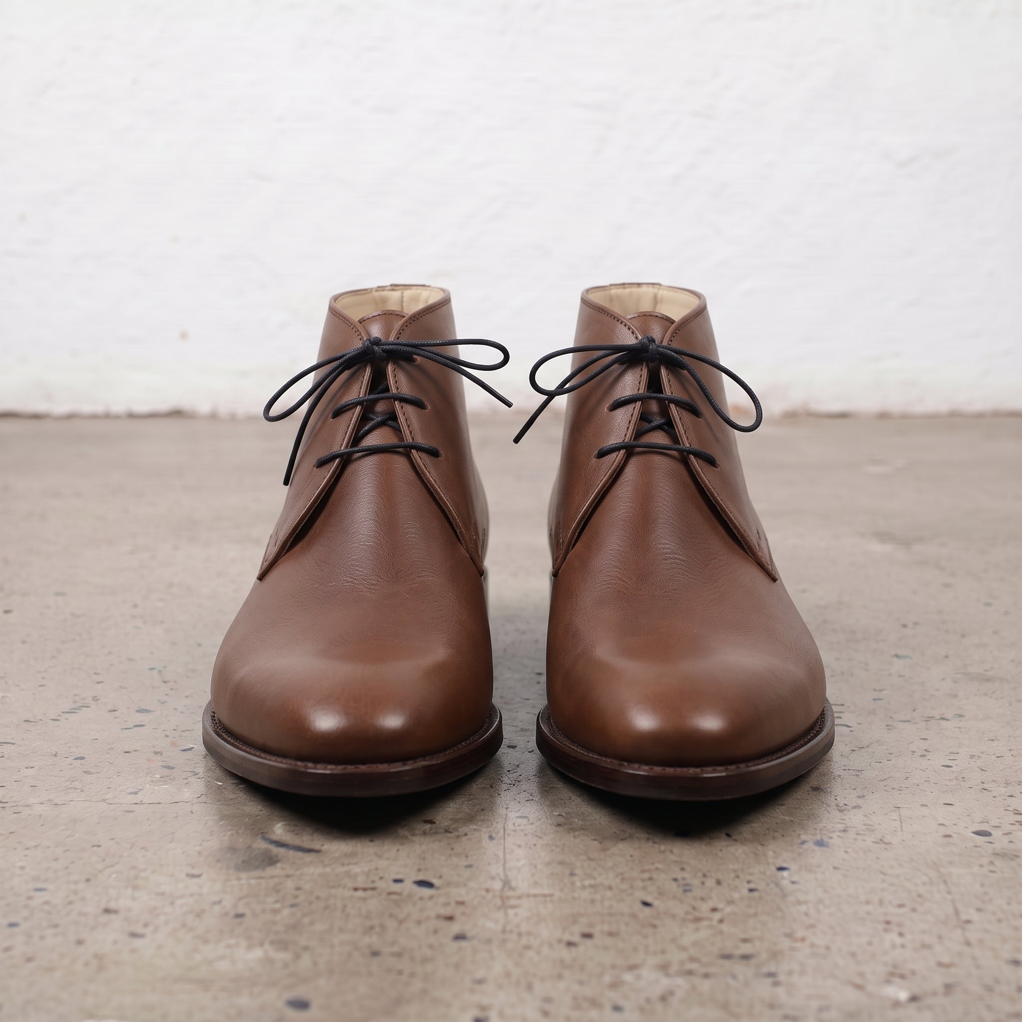 Men's Brown Plain-Toe Leather Chukka Boots — Hornsey