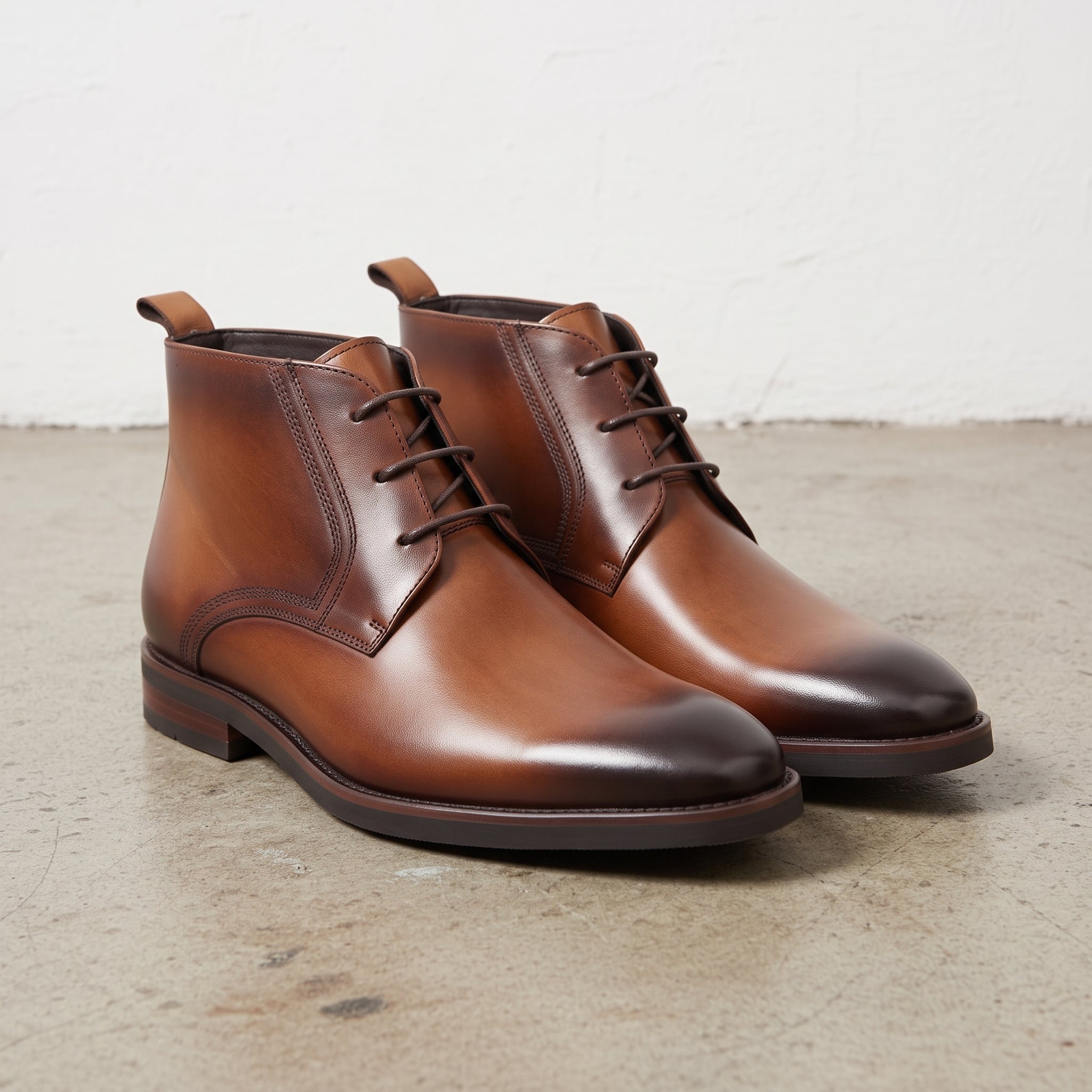 Men's Brown Plain-Toe Leather Chukka Boots — Aldred