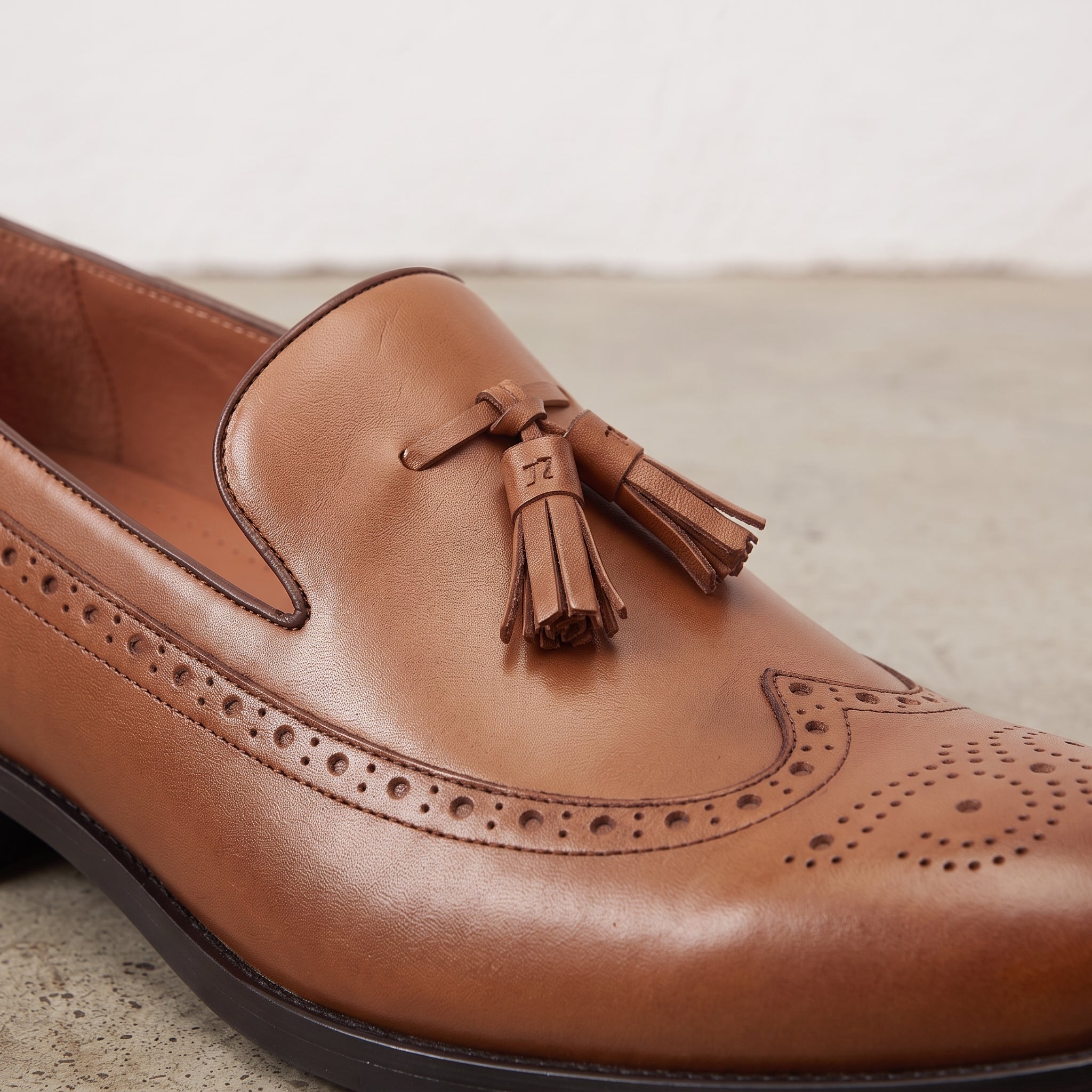Men's Brown Plain-Toe Leather Tassel Loafers — Brinley