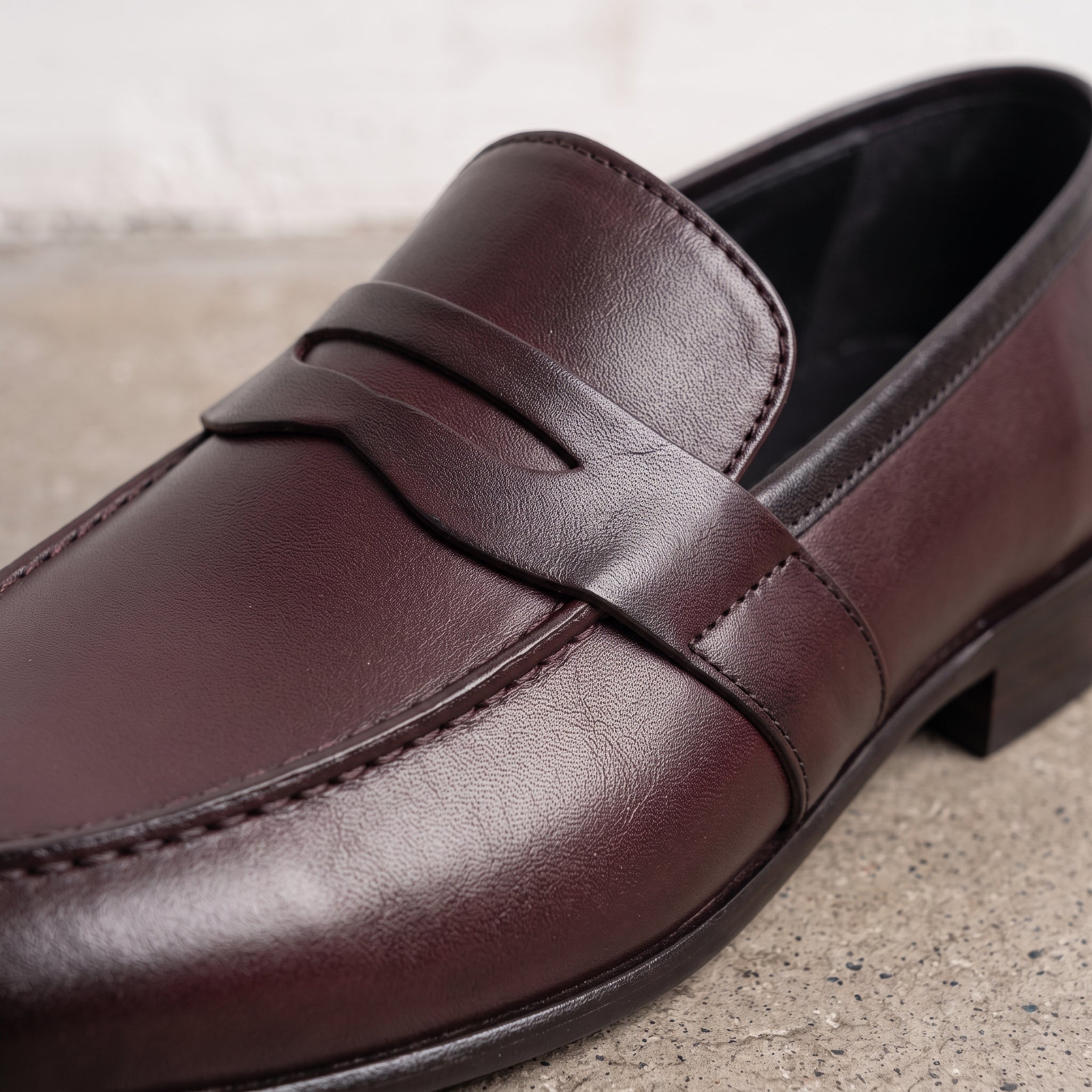 Men's Burgundy and Black Apron-Toe Leather Penny Loafers — Cheltenham