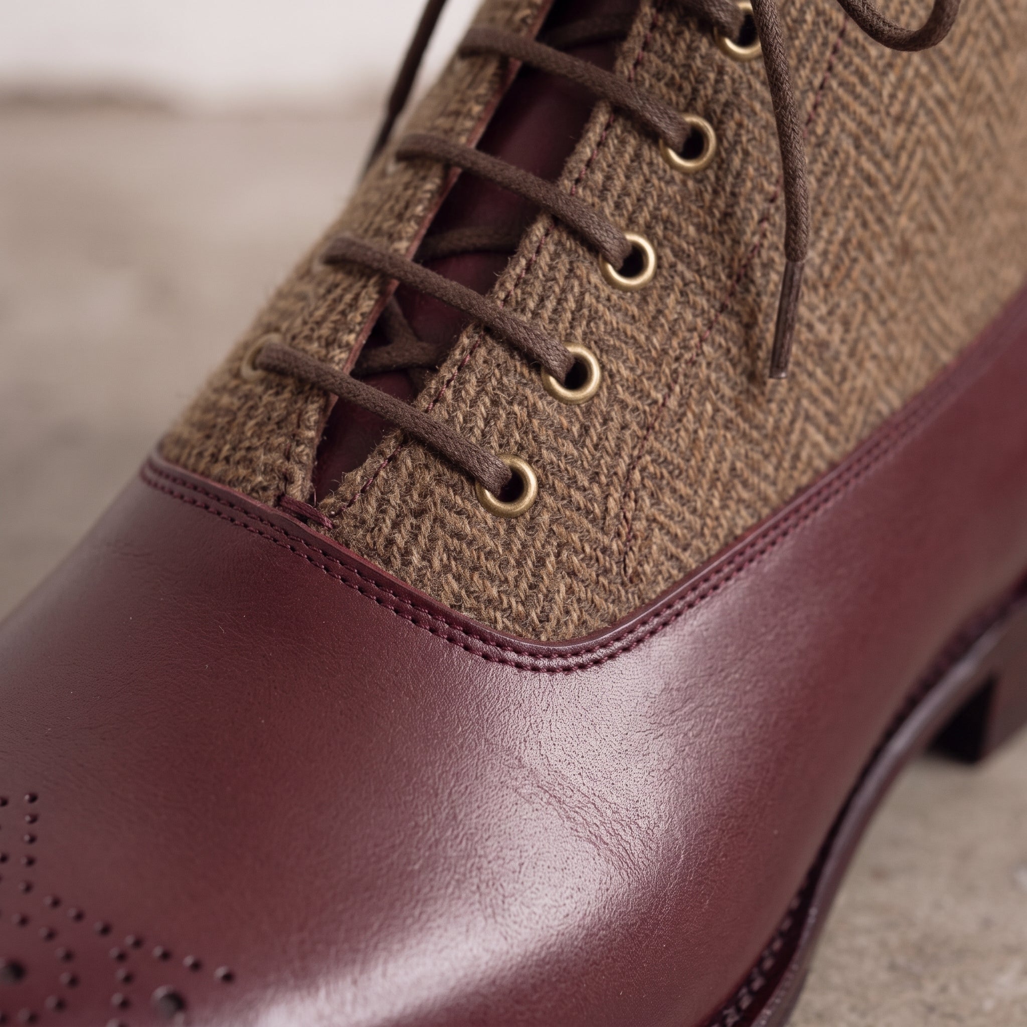 Men's Burgundy and Tan Herringbone-Embossed Leather Plain-Toe Oxford Boots — Hopwell