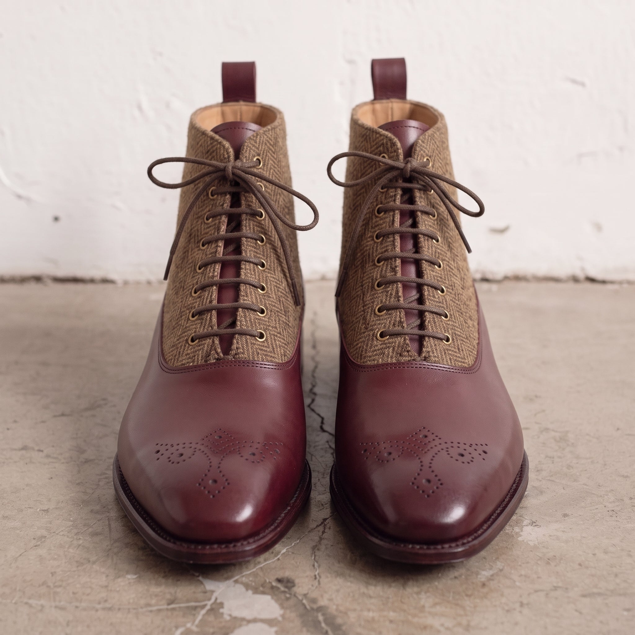 Men's Burgundy and Tan Herringbone-Embossed Leather Plain-Toe Oxford Boots — Hopwell