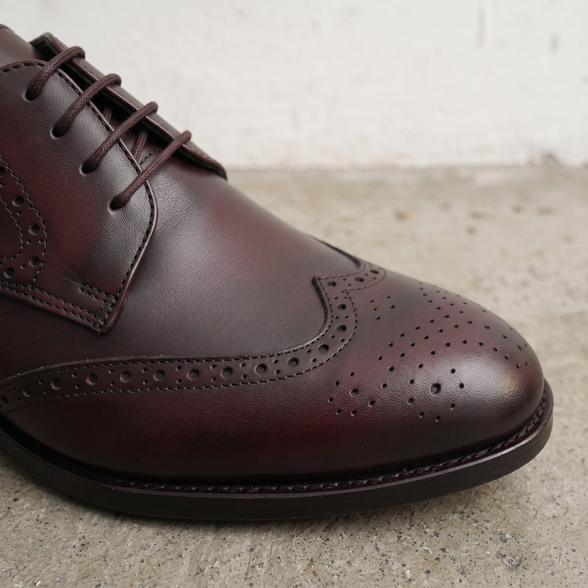 Men's Burgundy Wingtip Leather Derby Brogues — Cressley