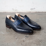 Men's Dark Blue and Blue Crocodile-Embossed Leather Apron-Toe Penny Loafers — Harrop