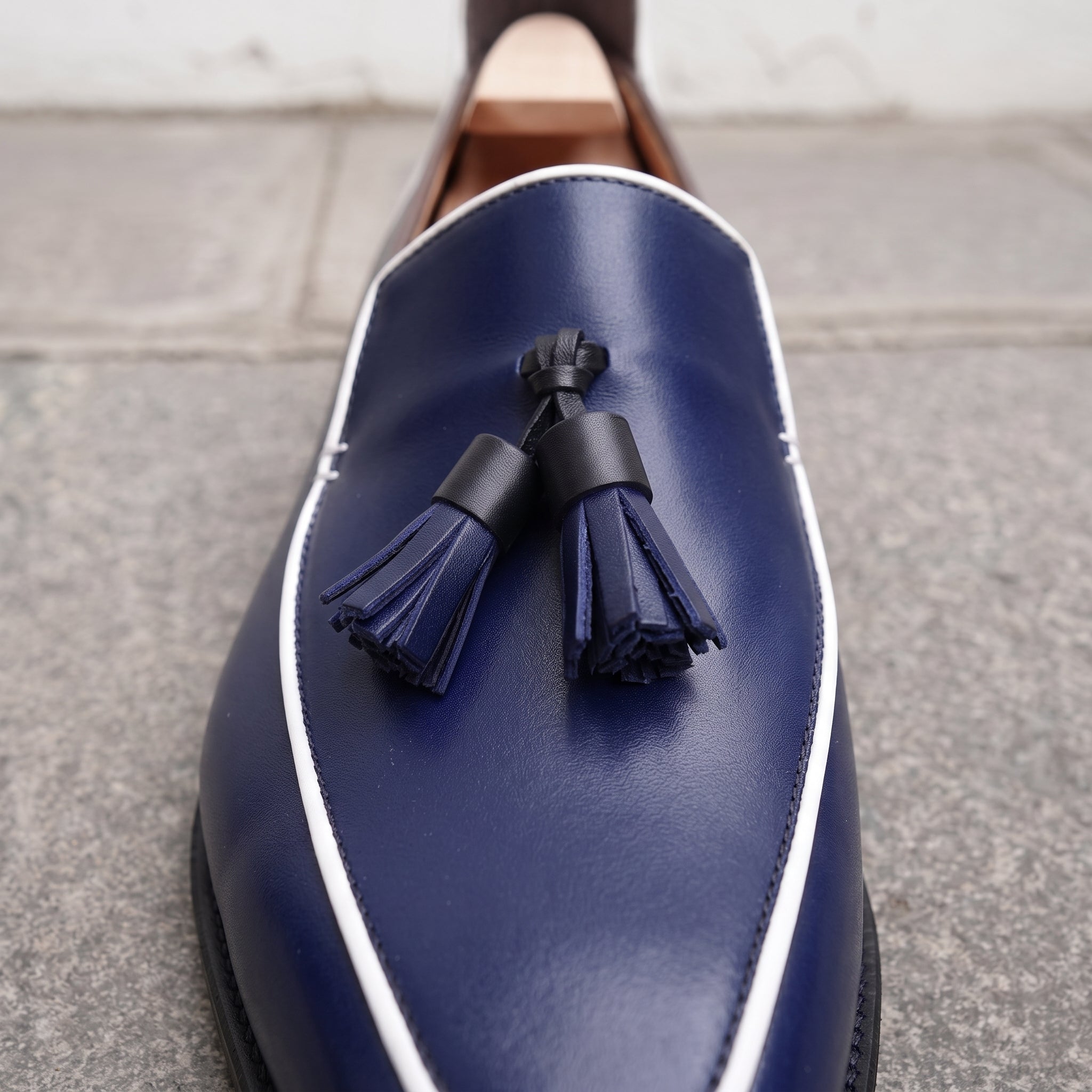 Men's Dark Blue Apron-Toe Leather Tassel Loafers — Ford