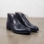 Men's Dark Blue Plain-Toe Leather Chukka Boots — Hornsey
