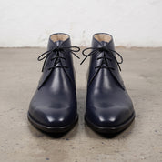 Men's Dark Blue Plain-Toe Leather Chukka Boots — Hornsey