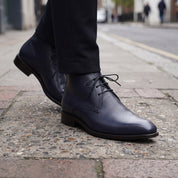 Men's Dark Blue Plain-Toe Leather Chukka Boots — Hornsey
