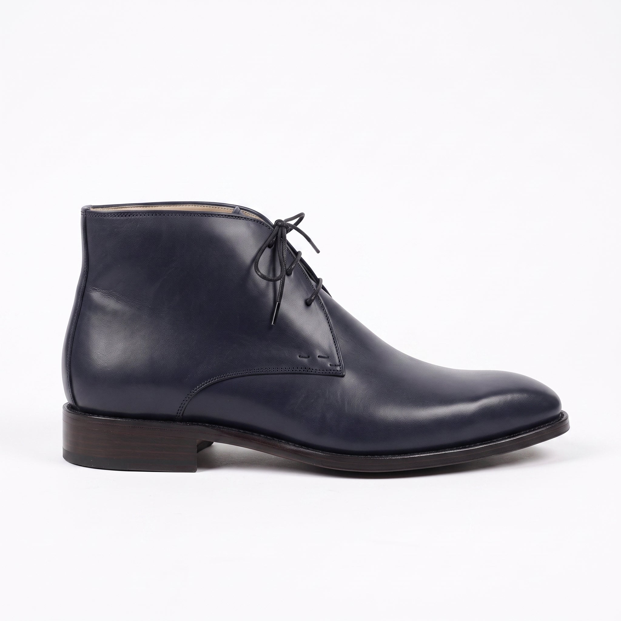 Men's Dark Blue Plain-Toe Leather Chukka Boots — Hornsey