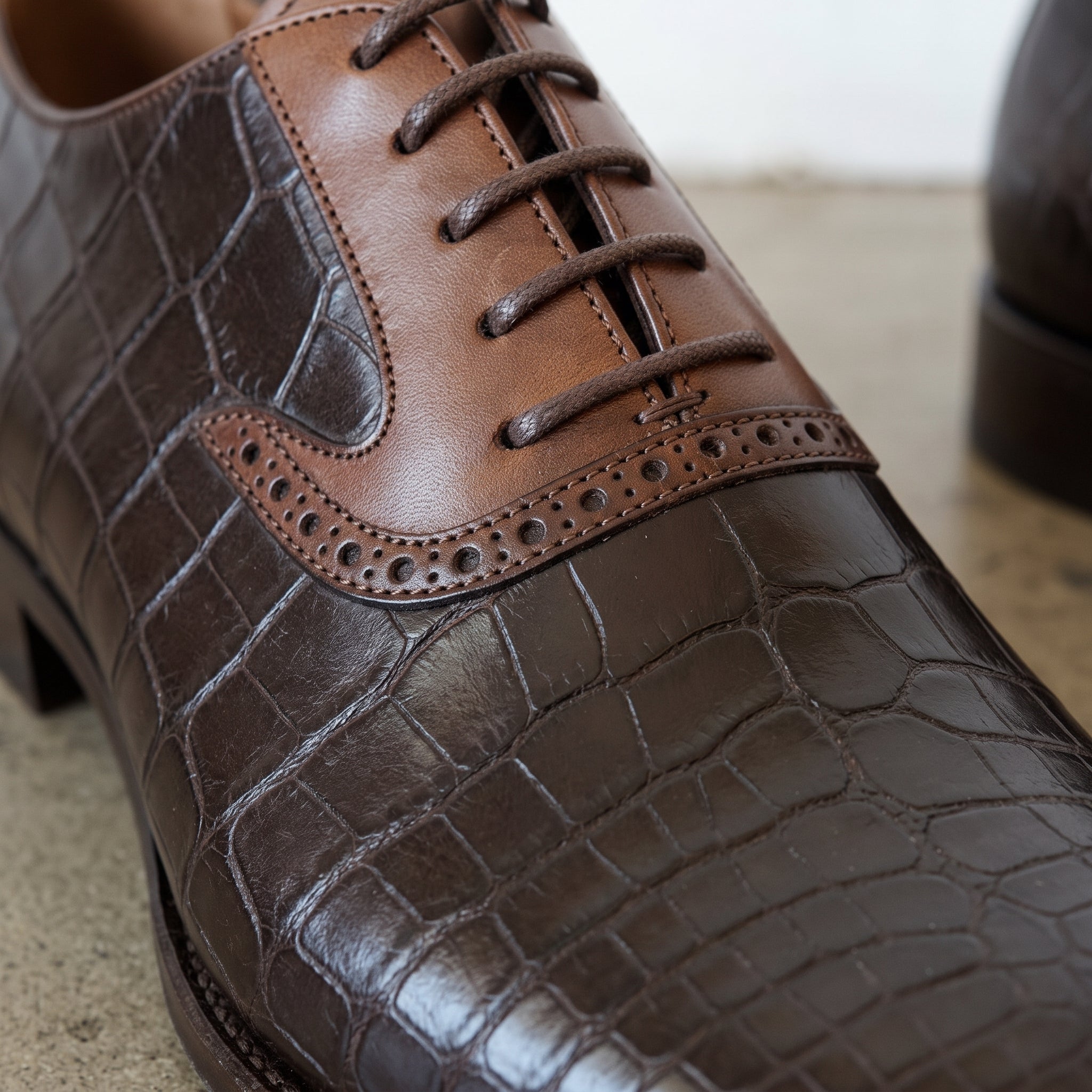 Men's Dark Brown Crocodile-Embossed Leather Oxfords — Ryde