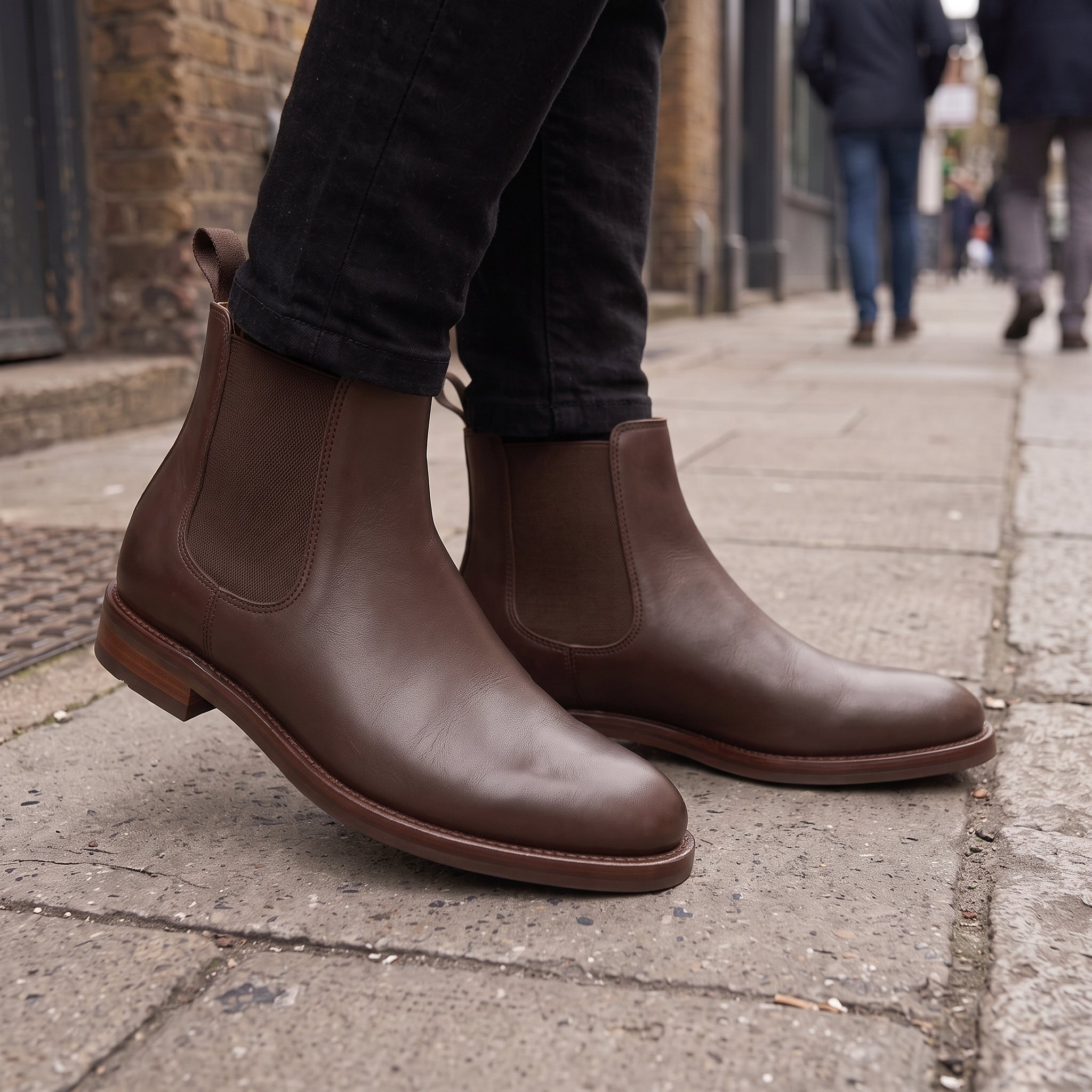 Men's Dark Brown Plain-Toe Leather Chelsea Boots — Frickley