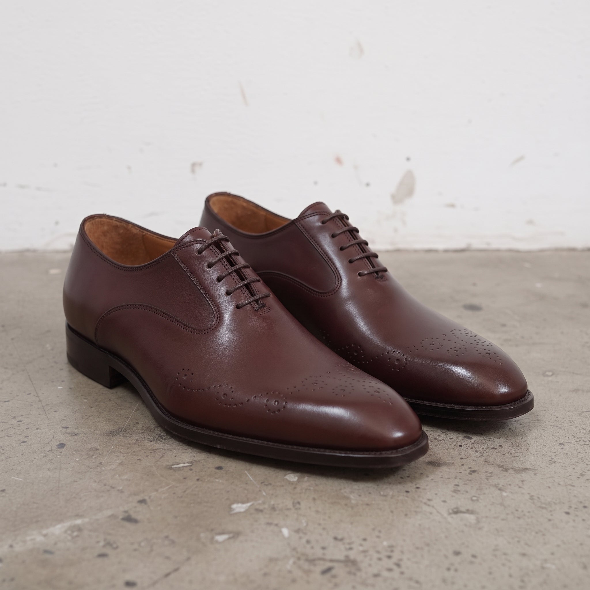 Men's Dark Brown Plain-Toe Leather Oxfords — Burnley
