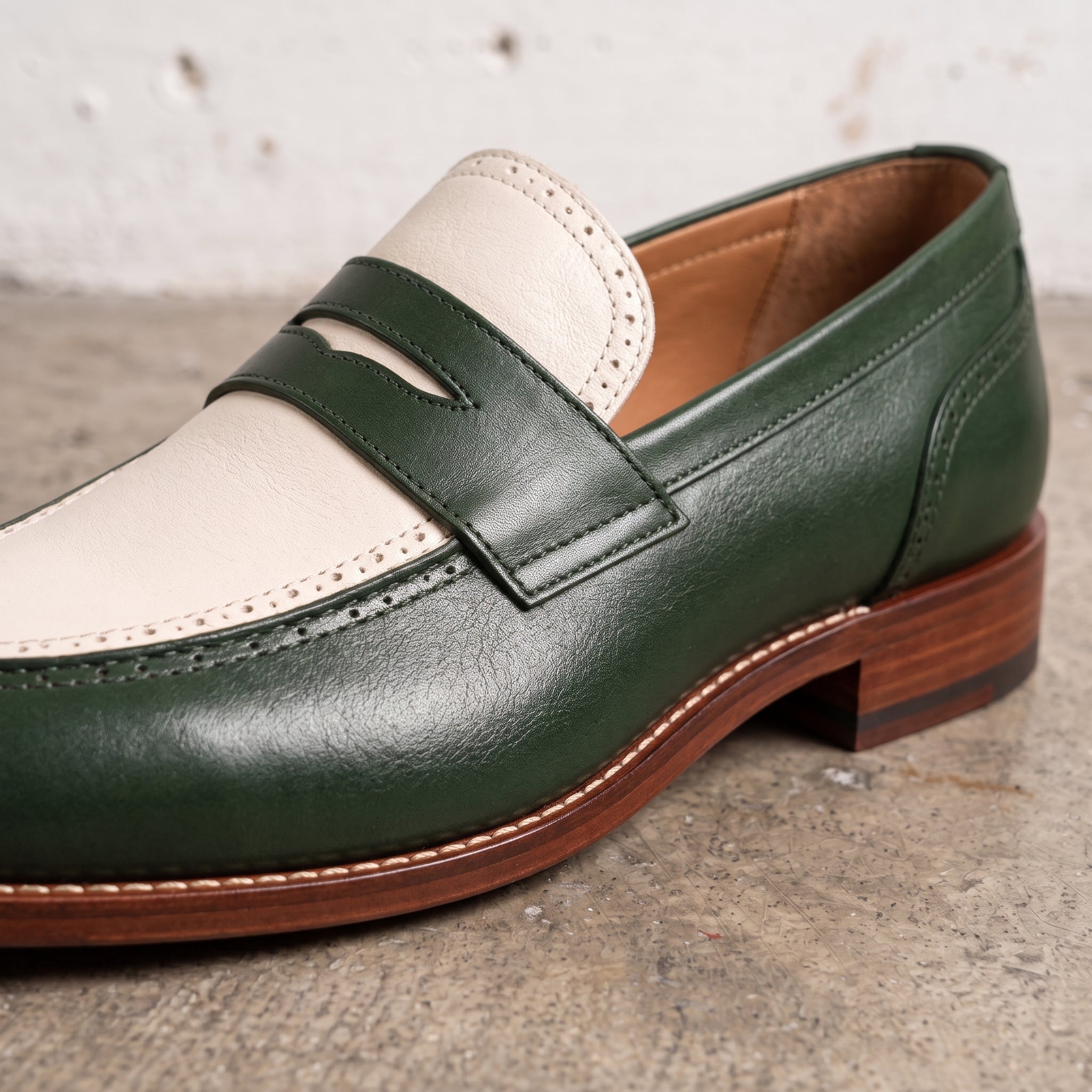Men's Green and Cream Two-Tone Leather Apron-Toe Penny Loafers — Acridge