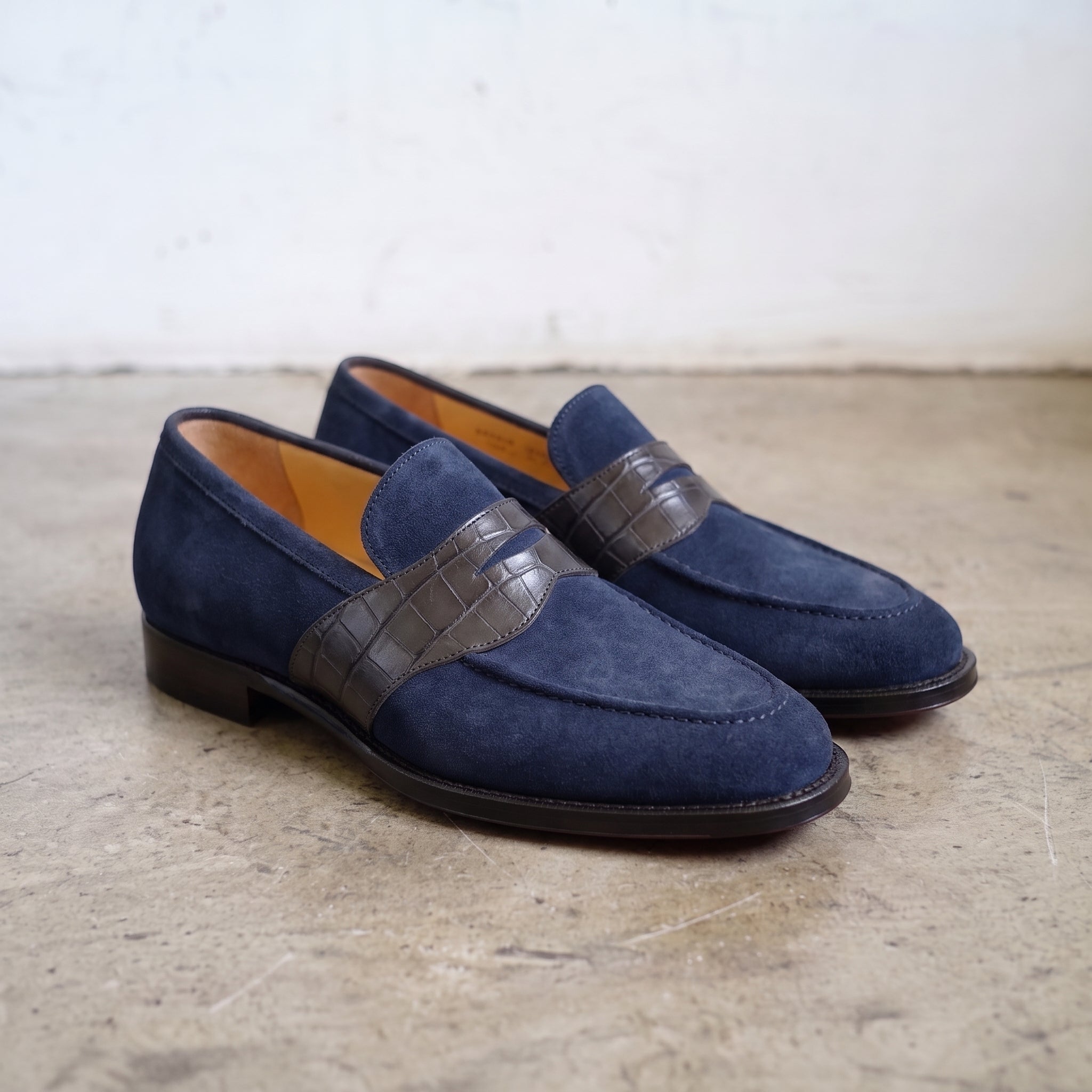 Men's Grey and Navy Blue Crocodile-Embossed Suede Apron-Toe Penny Loafers — Crompton — Crompton