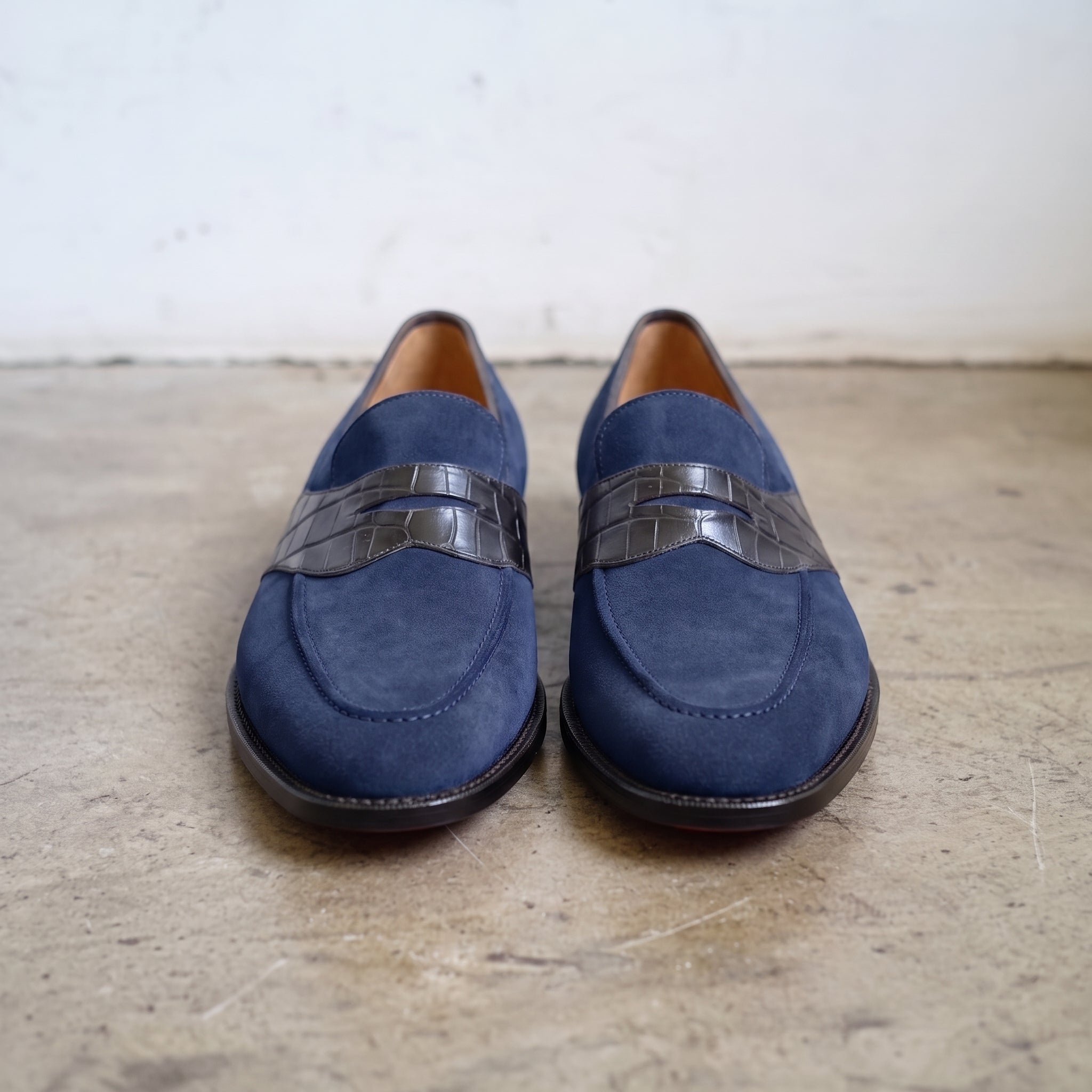 Men's Grey and Navy Blue Crocodile-Embossed Suede Apron-Toe Penny Loafers — Crompton — Crompton
