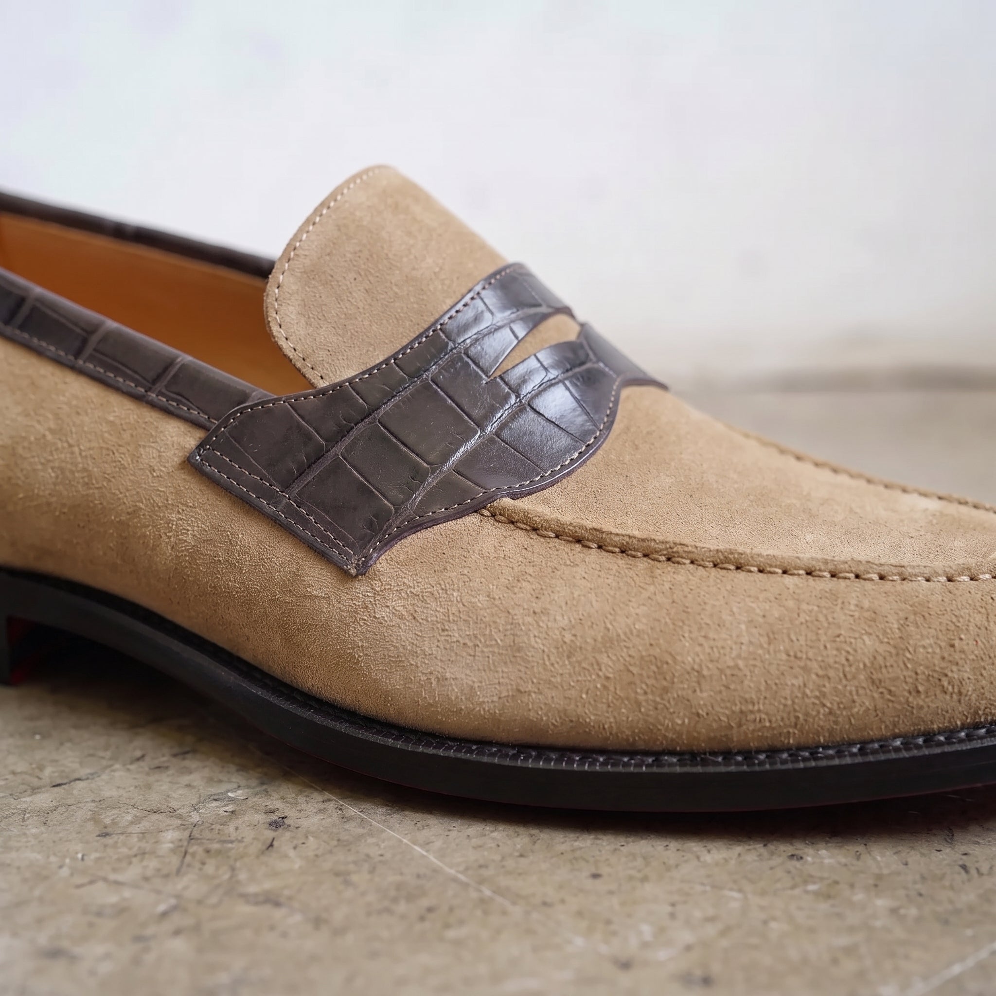 Men's Grey and Tan Crocodile-Embossed Suede Apron-Toe Penny Loafers — Crompton — Crompton