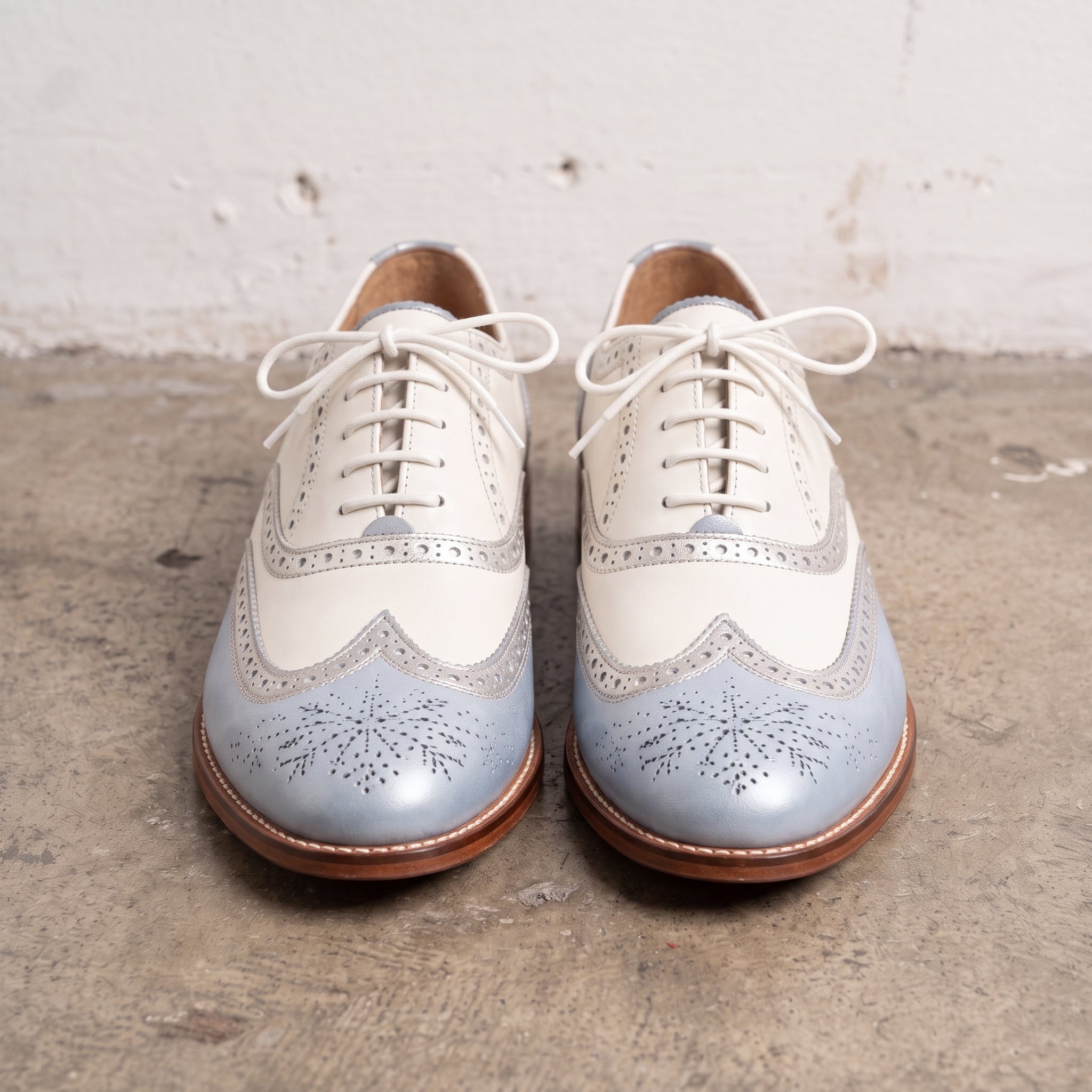 Men's Ivory and Blue Wingtip Leather Oxford Brogues — Acreton