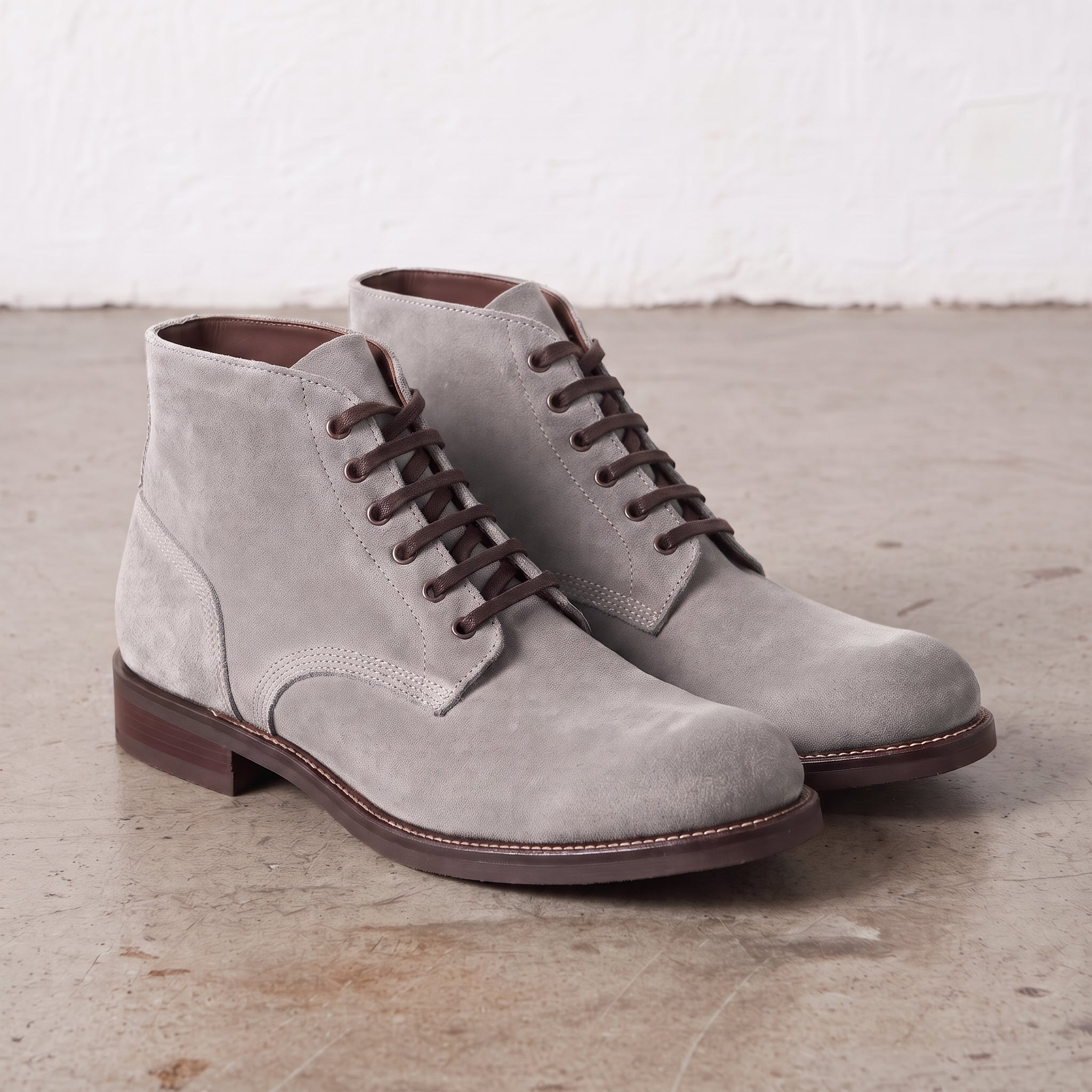 Men's Light Gray Plain-Toe Suede Ankle Boots — Wallingford