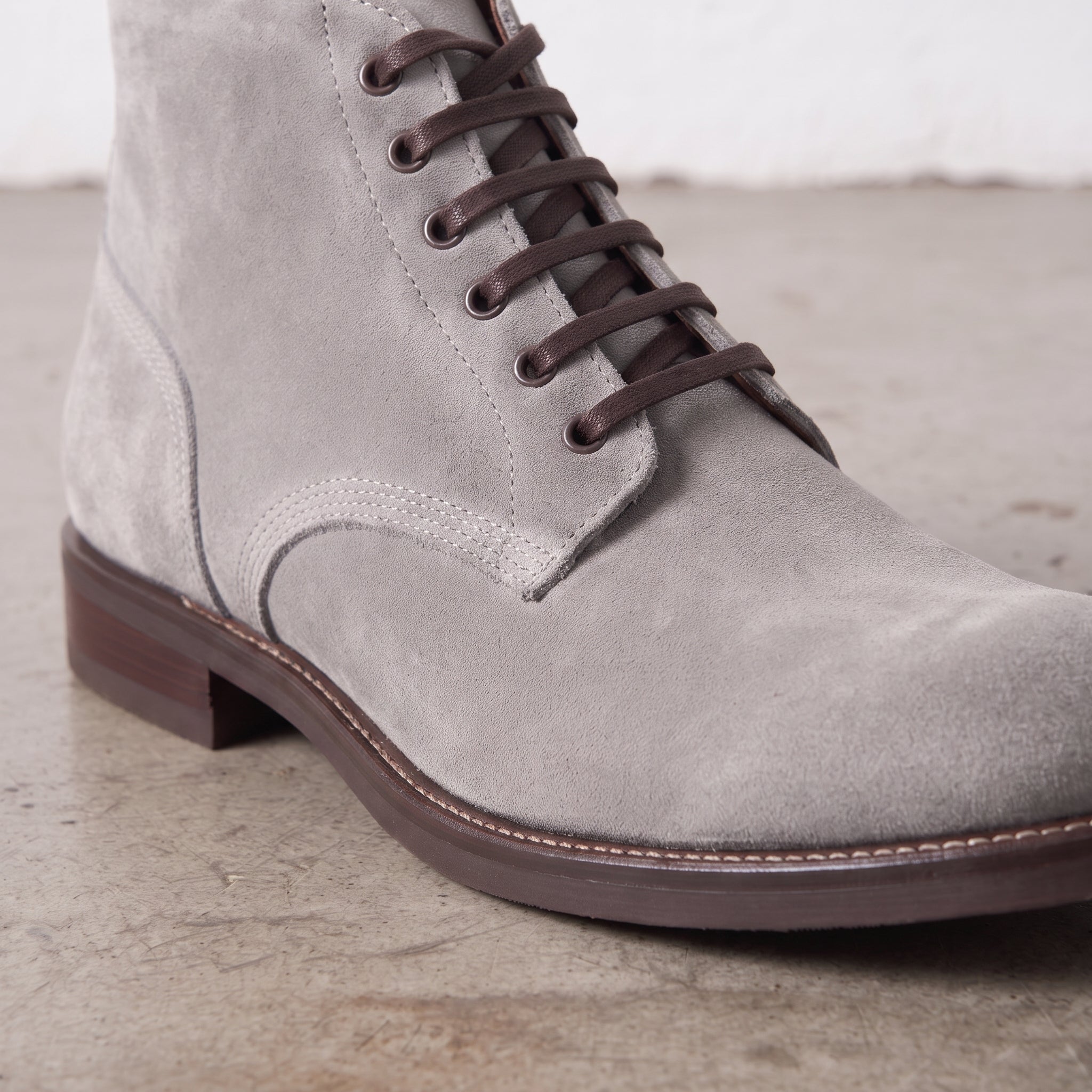 Men's Light Gray Plain-Toe Suede Ankle Boots — Wallingford