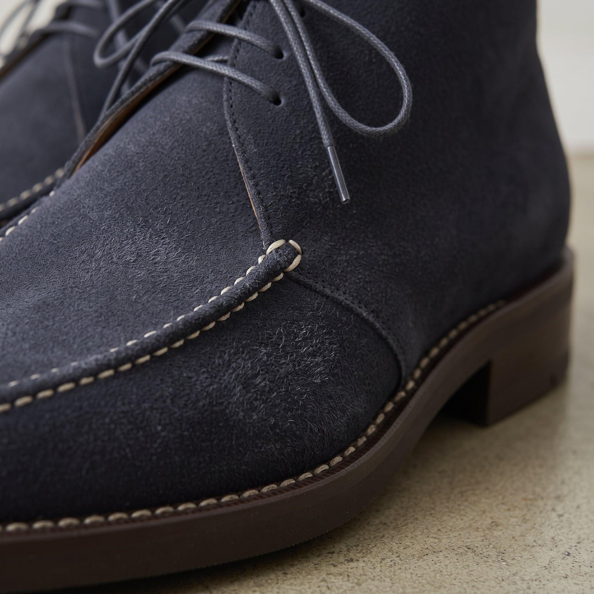 Men's Navy Blue Apron-Toe Suede Chukka Boots — Bathampton