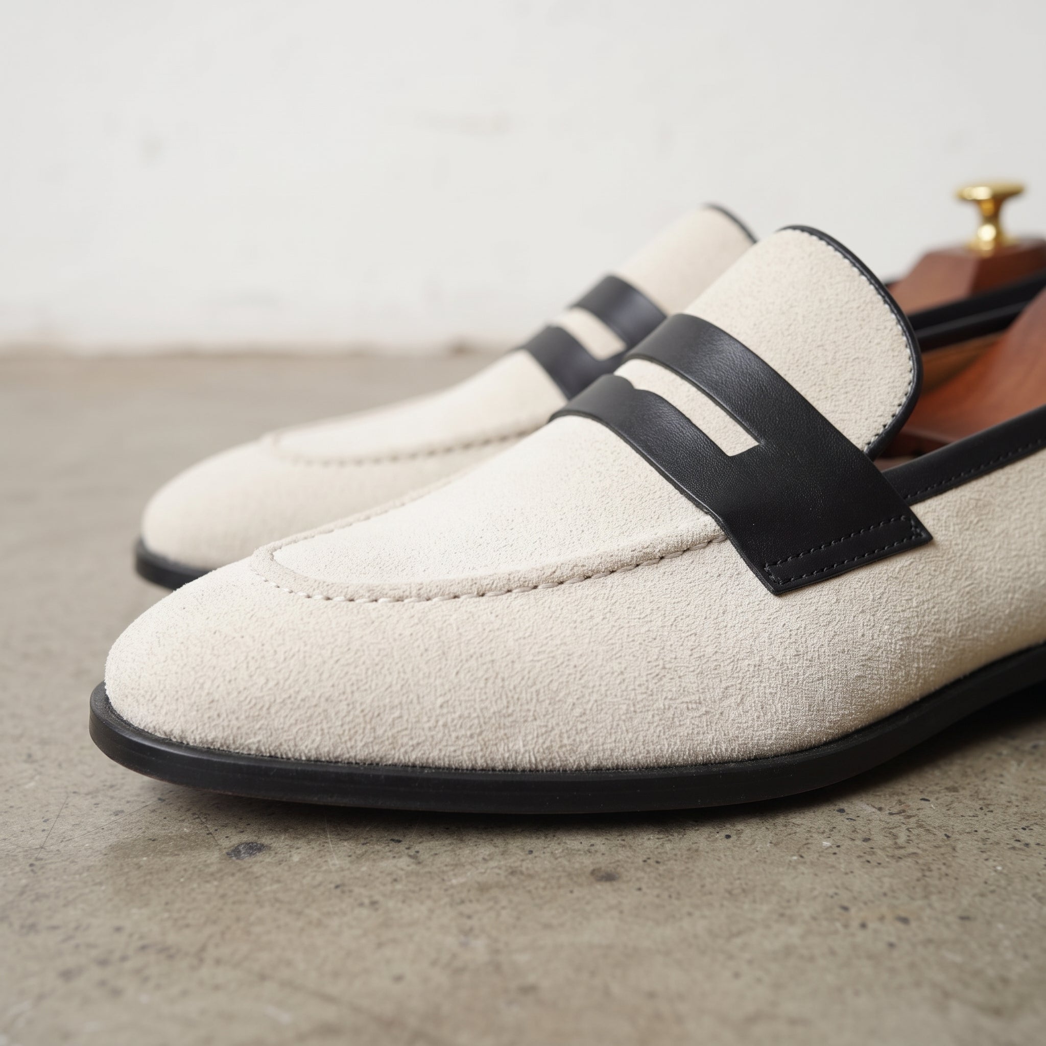 Men's Off-White and Black Two-Tone Suede Apron-Toe Penny Loafers — Ames