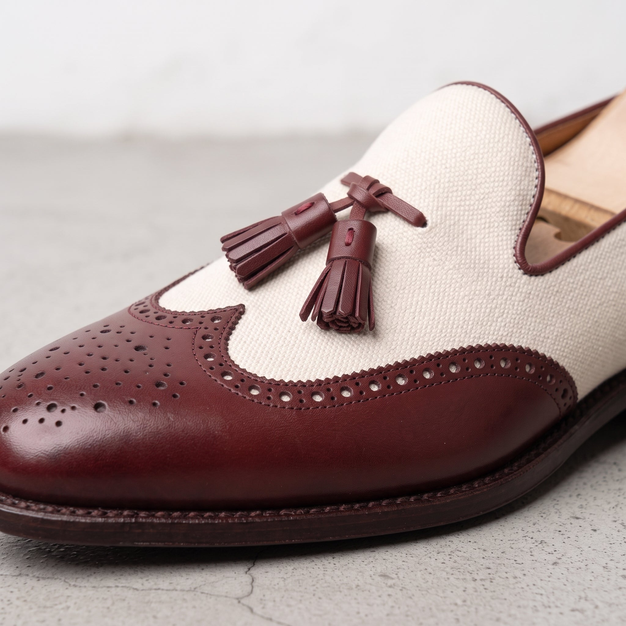 Men's Off-White and Burgundy Wingtip Leather Tassel Loafers — Badlesmere