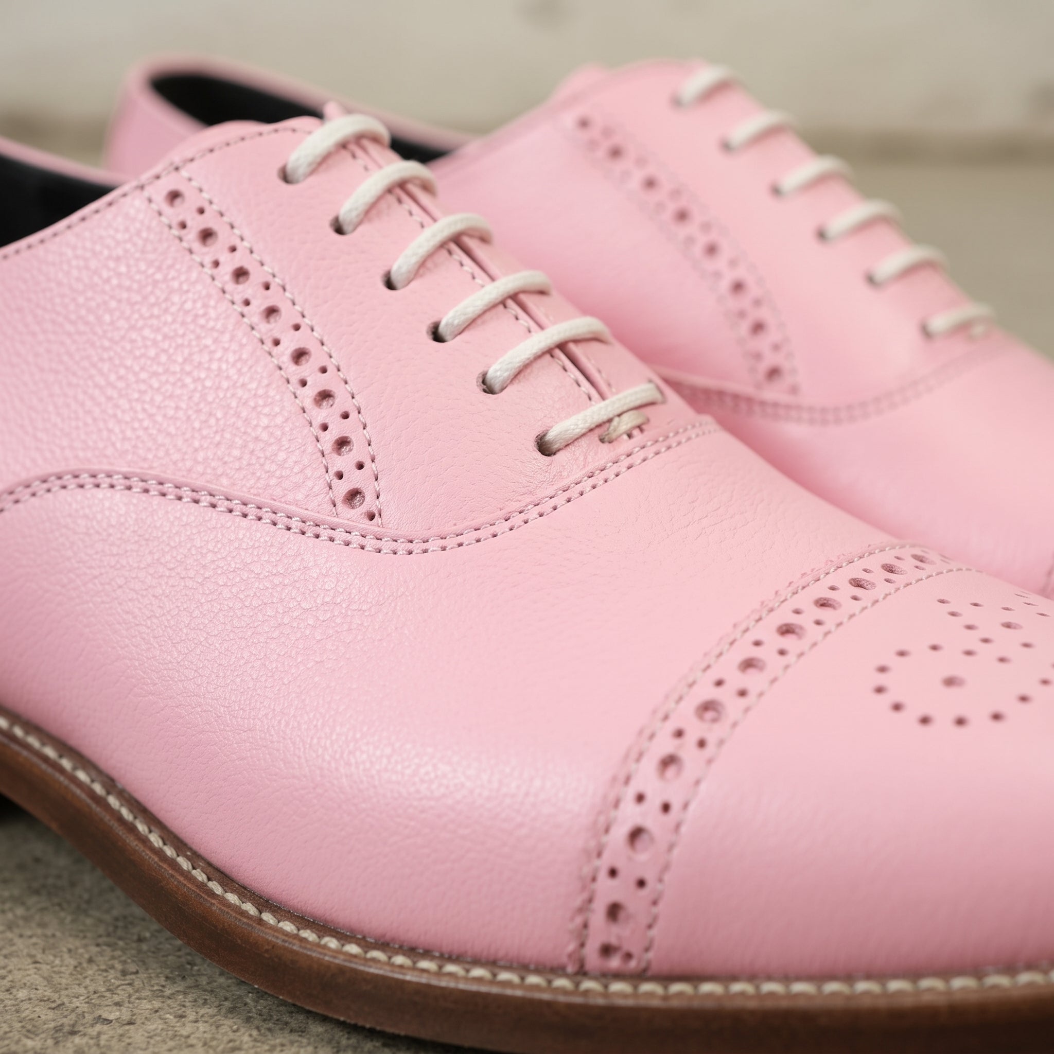 Men's Pink Cap-Toe Pebbled Leather Oxfords — Scarlett