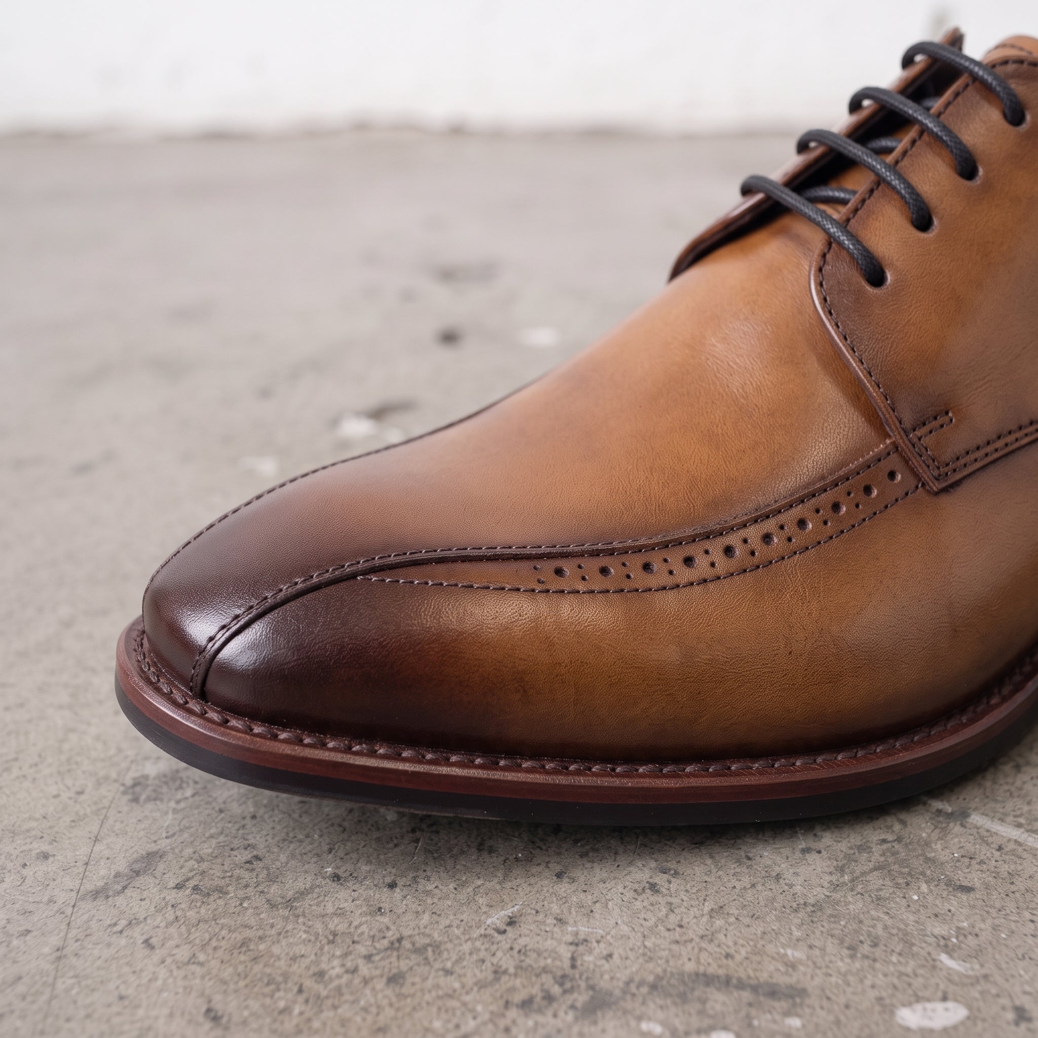 Men's Tan and Brown Apron-Toe Leather Derbys — Seymour
