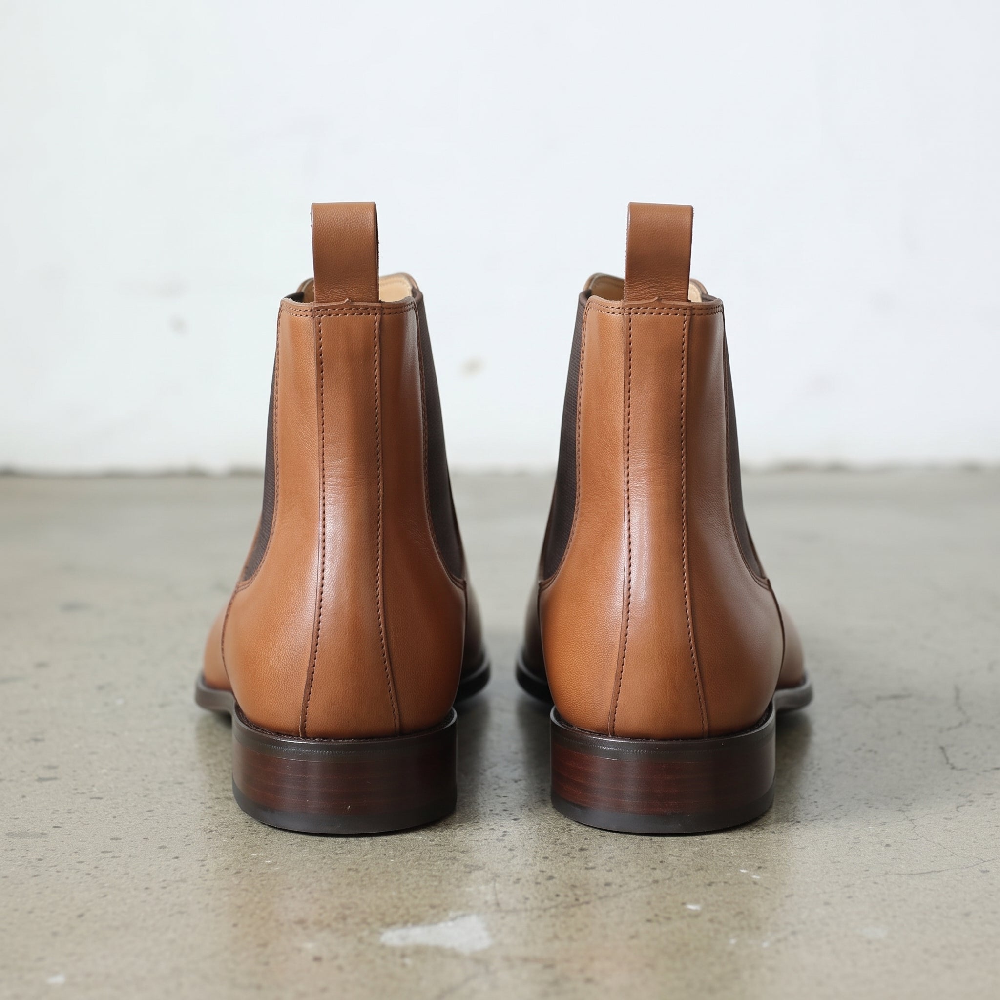 Men's Tan and Dark Brown Plain-Toe Leather Chelsea Boots — Norbury