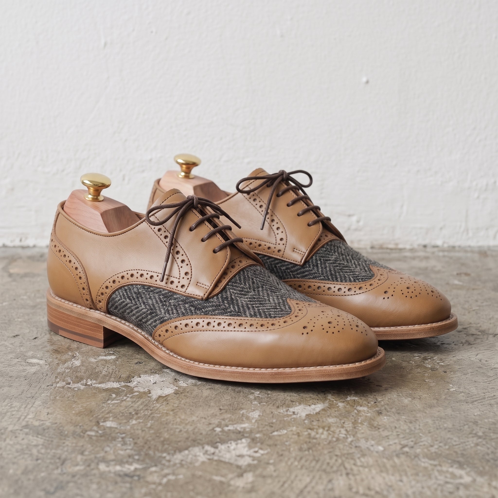 Men's Tan and Dark Grey Wingtip Leather Spectator Derbys — Primrose