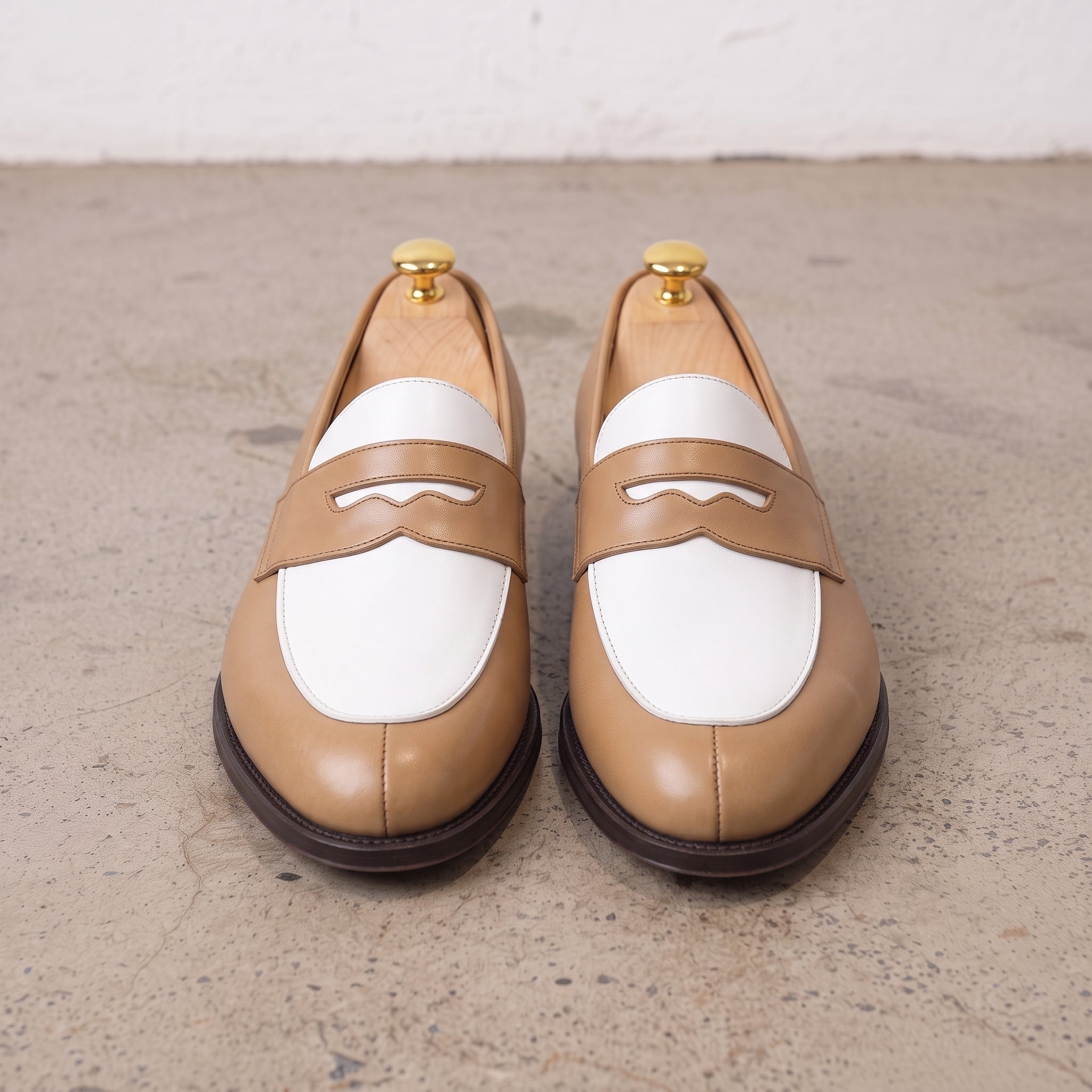Men's Tan and White Plain-Toe Leather Spectator Penny Loafers — Connell