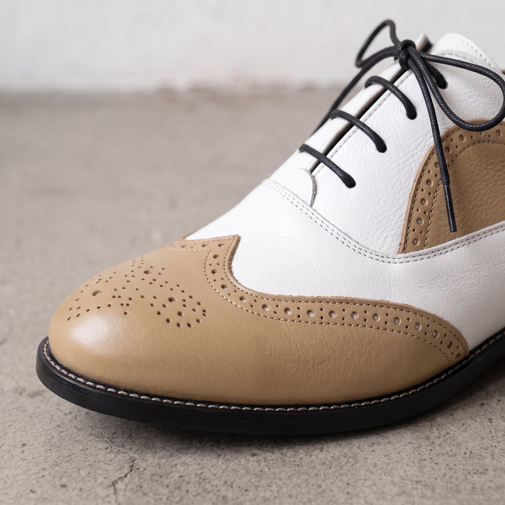 Men's Tan and White Wingtip Leather Spectator Oxfords — Calthorpe