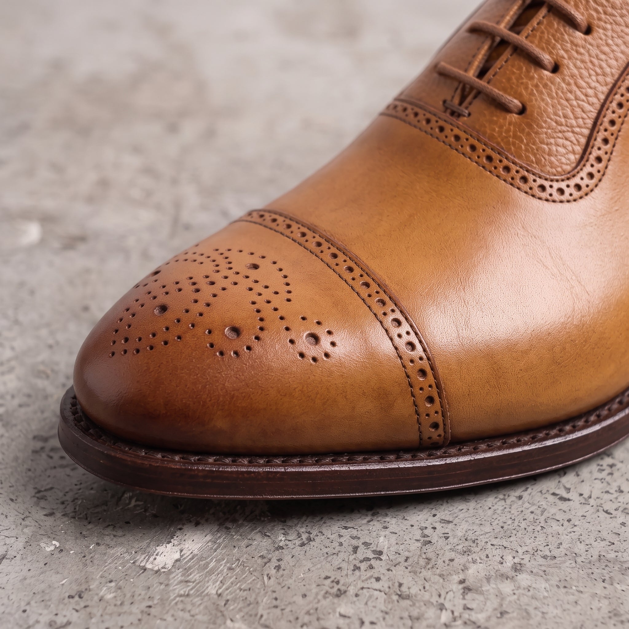 Men's Tan Cap-Toe Leather Brogue Oxfords — Faversham