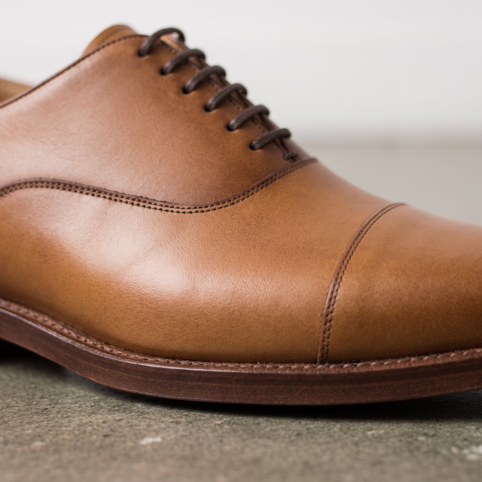 Men's Tan Cap-Toe Leather Oxfords — Estcourt