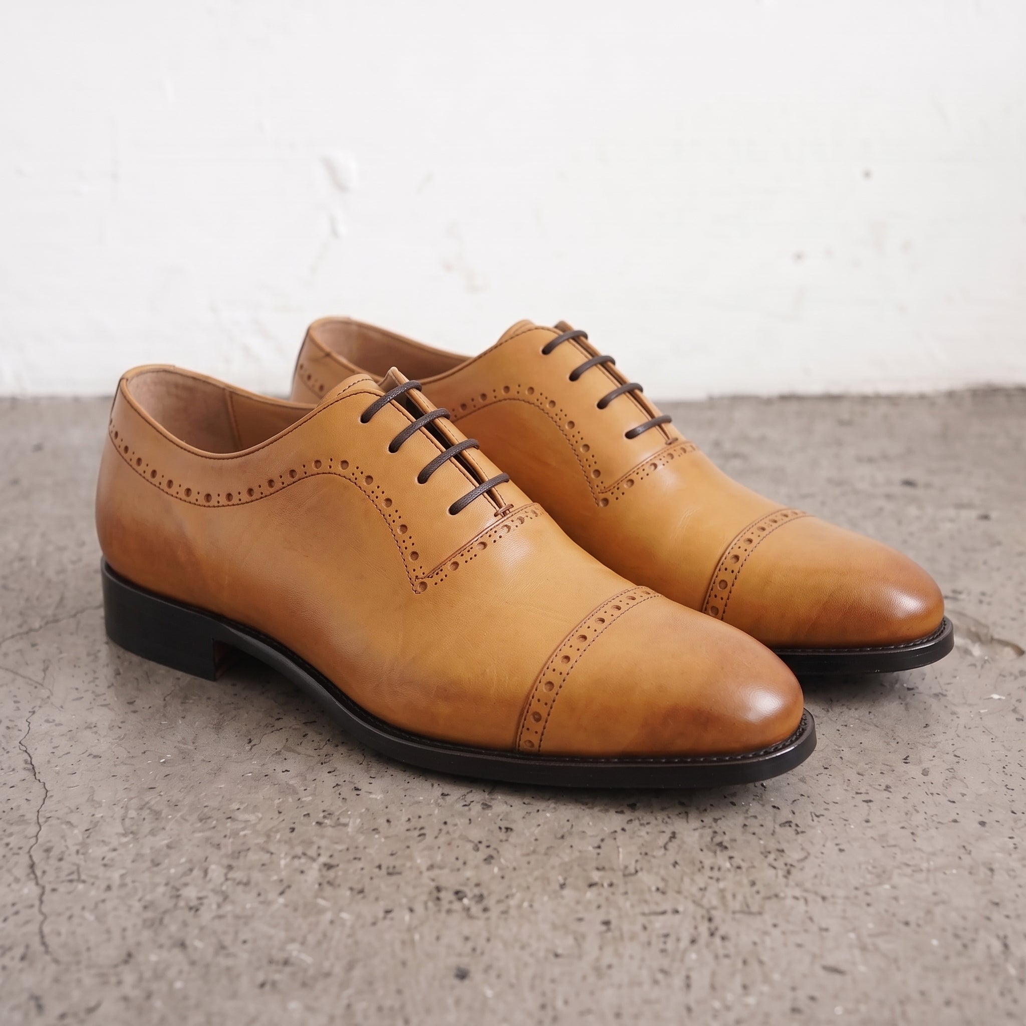 Men's Tan Cap-Toe Leather Oxfords — Churwell