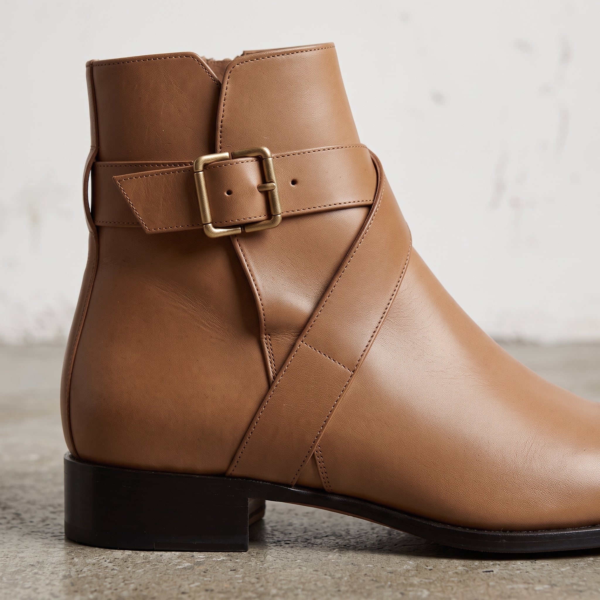 Men's Tan Plain-Toe Leather Ankle Boots — Naughton