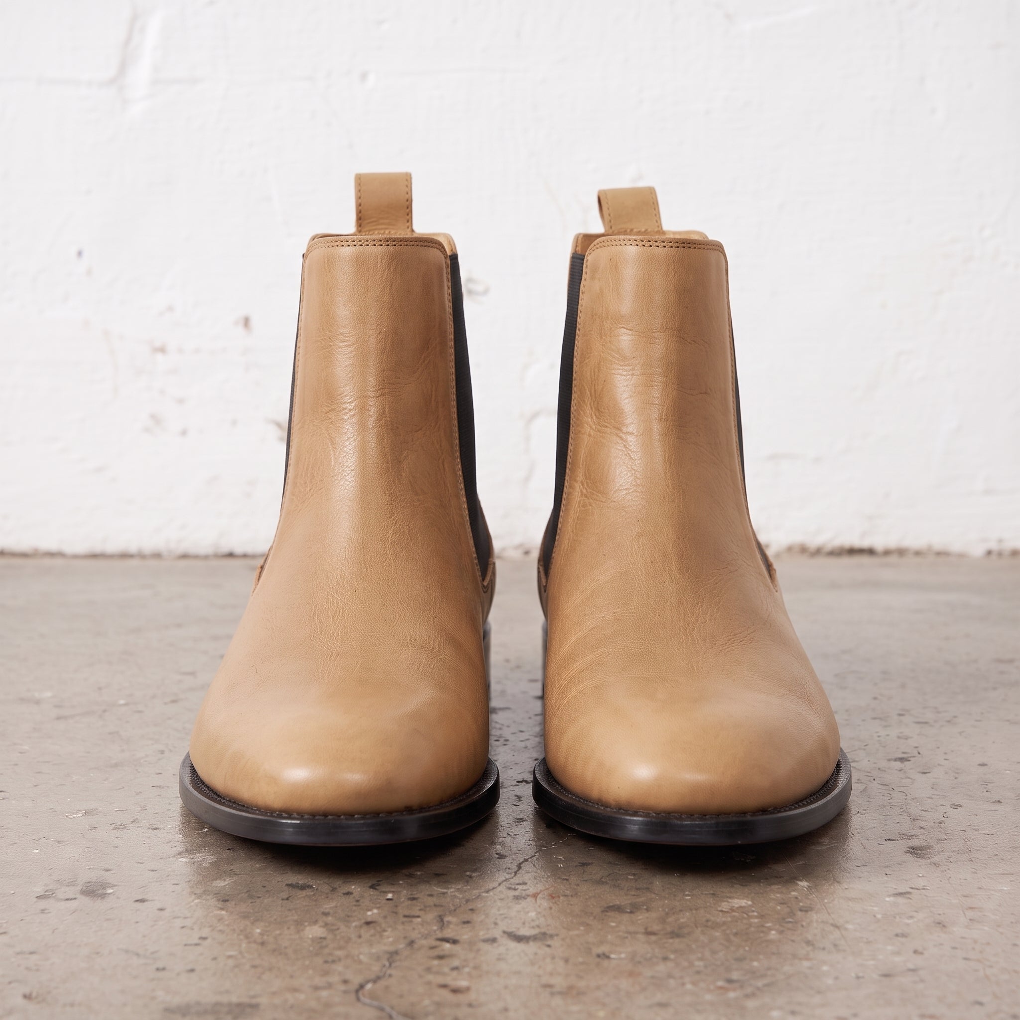 Men's Tan Plain-Toe Leather Chelsea Boots — Gatford