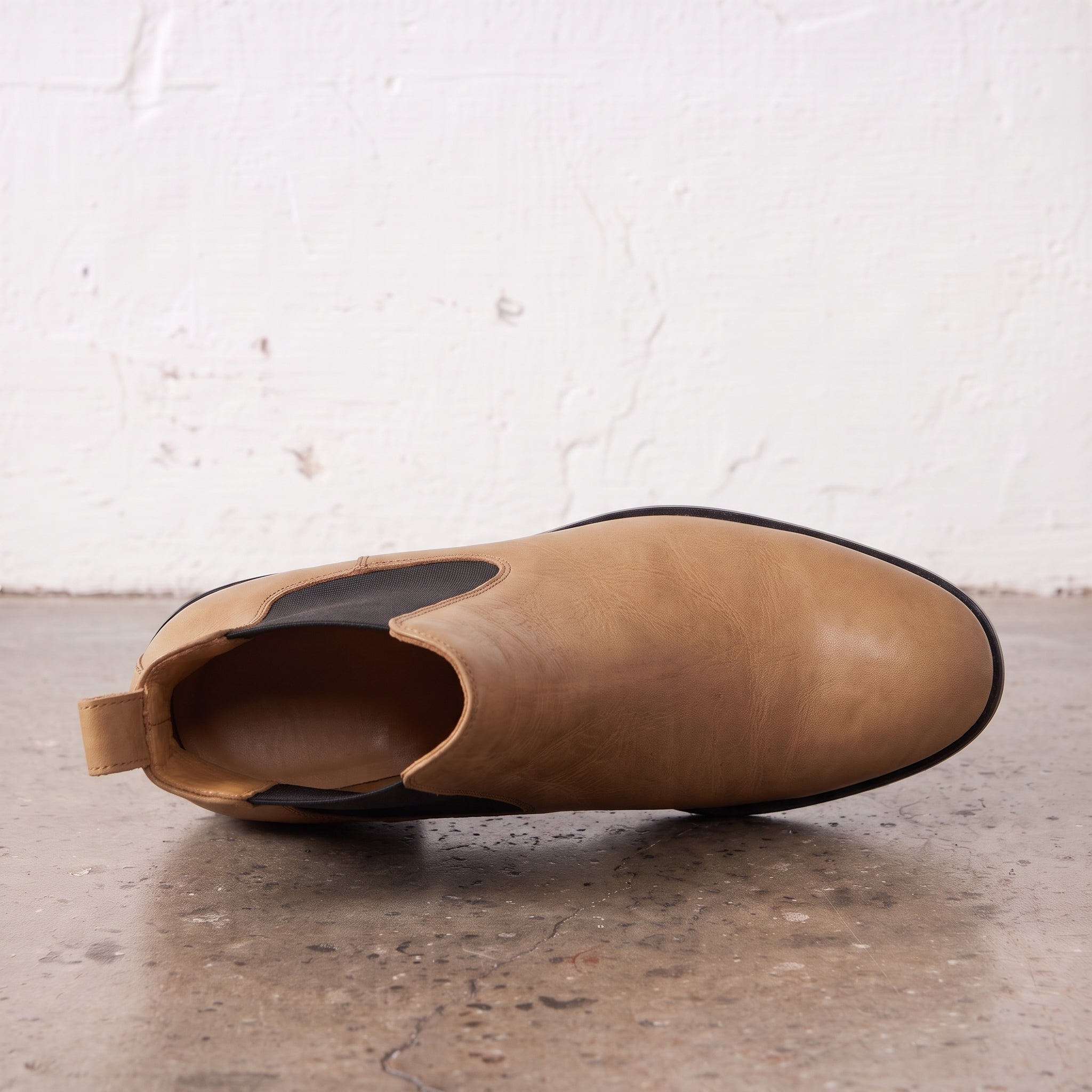 Men's Tan Plain-Toe Leather Chelsea Boots — Gatford