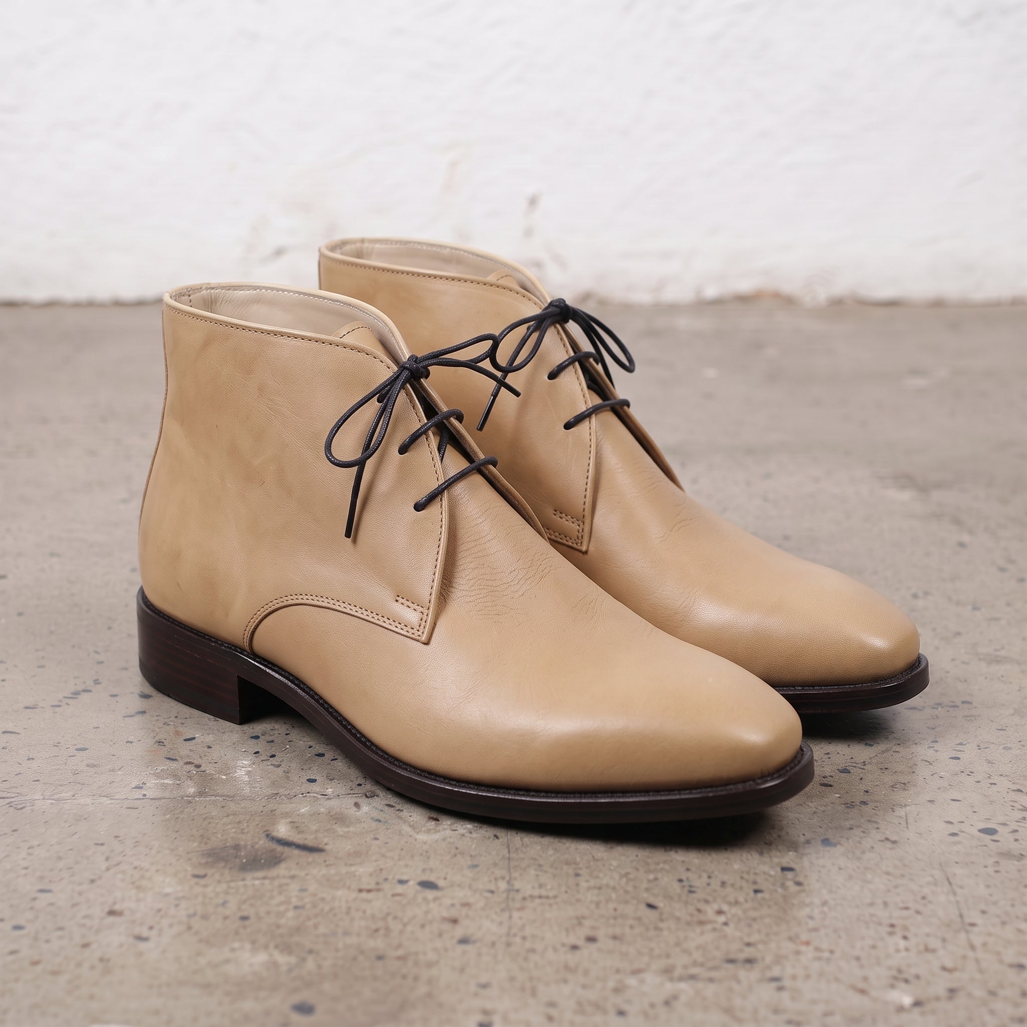 Men's Tan Plain-Toe Leather Chukka Boots — Hornsey
