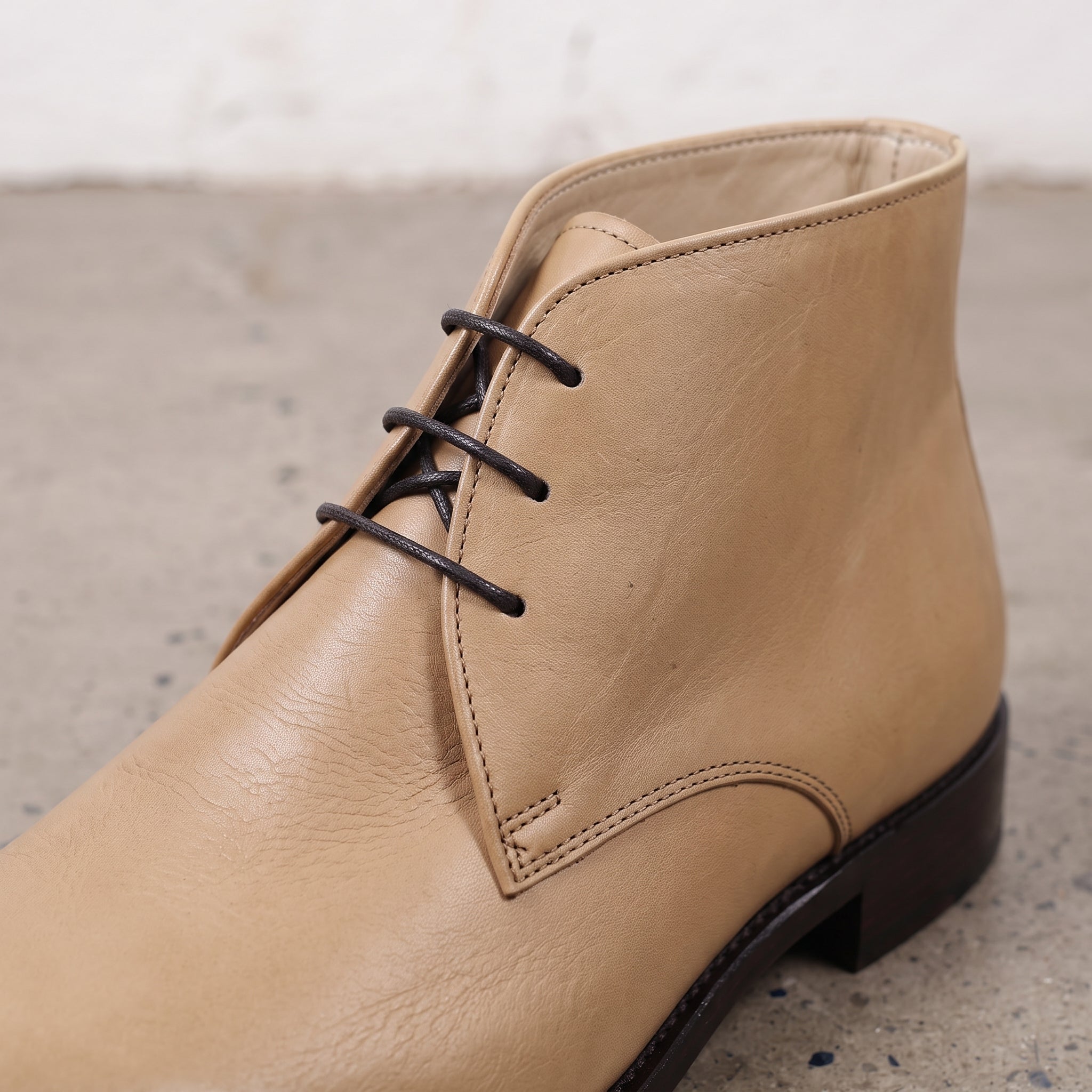 Men's Tan Plain-Toe Leather Chukka Boots — Hornsey