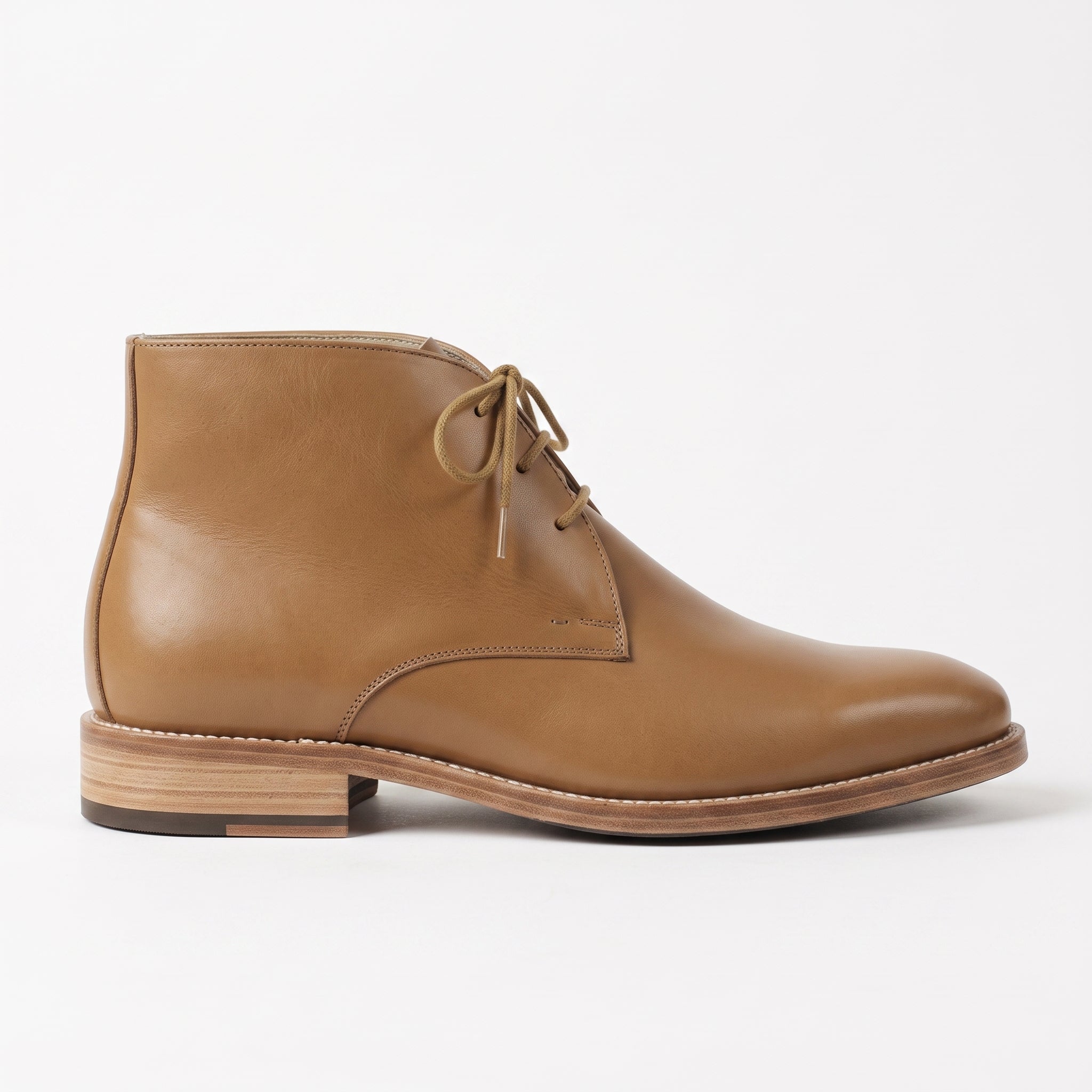Men's Tan Plain-Toe Leather Chukka Boots — Russell