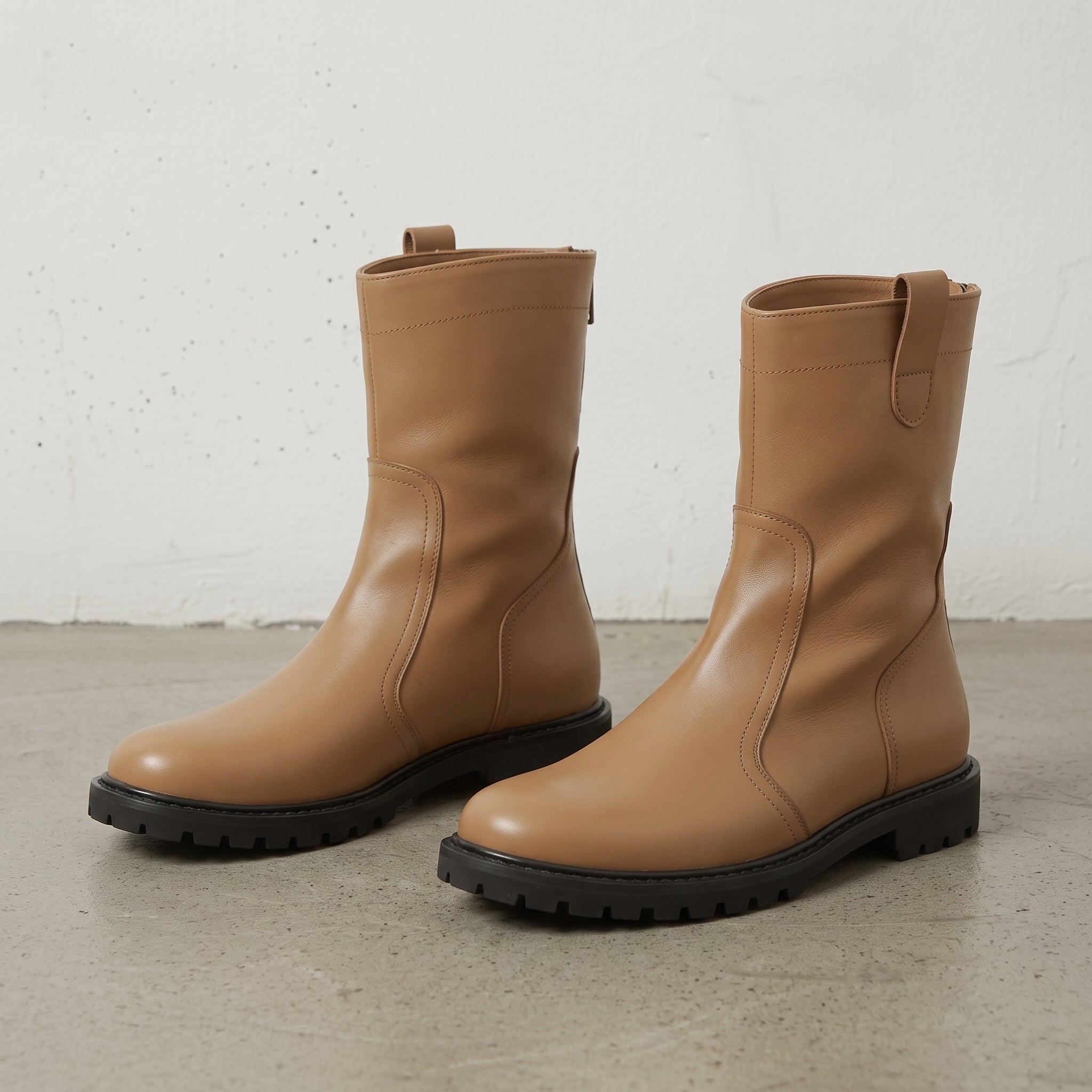 Men's Tan Plain-Toe Leather Pull-On Boots — Cawley
